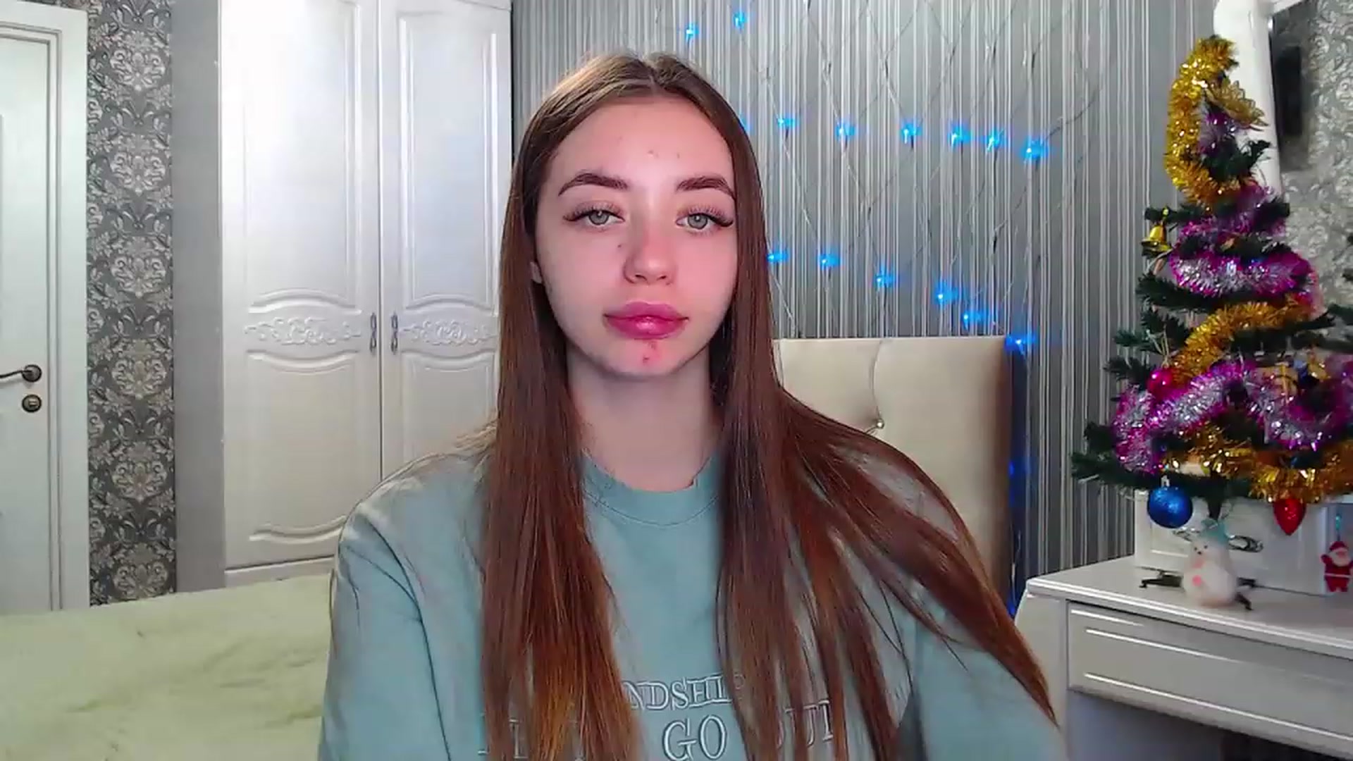 Gallery image thumbnail from EmeraldLilyyy's myfreecams stream on, 01/10/2023, 09:34 image 16 of 20