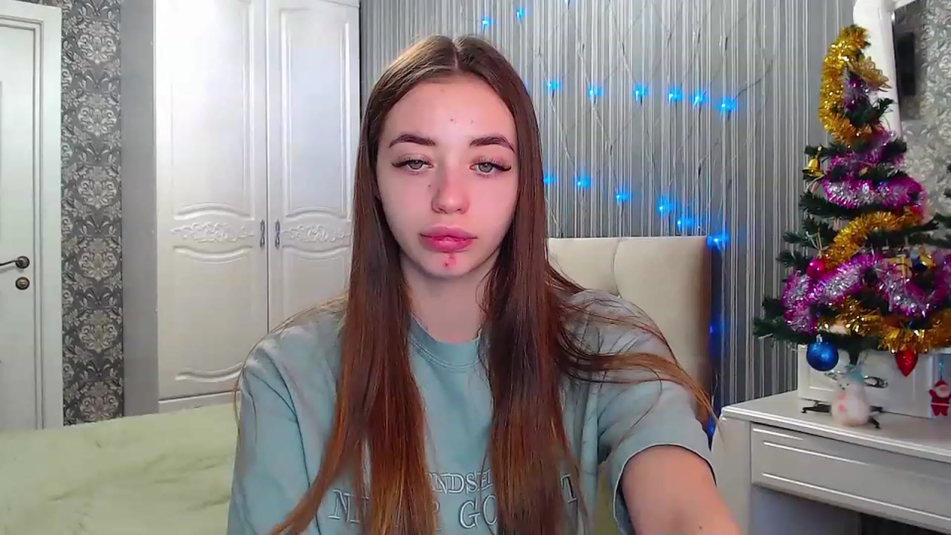 Gallery image thumbnail from EmeraldLilyyy's myfreecams stream on, 01/10/2023, 09:34 image 15 of 20