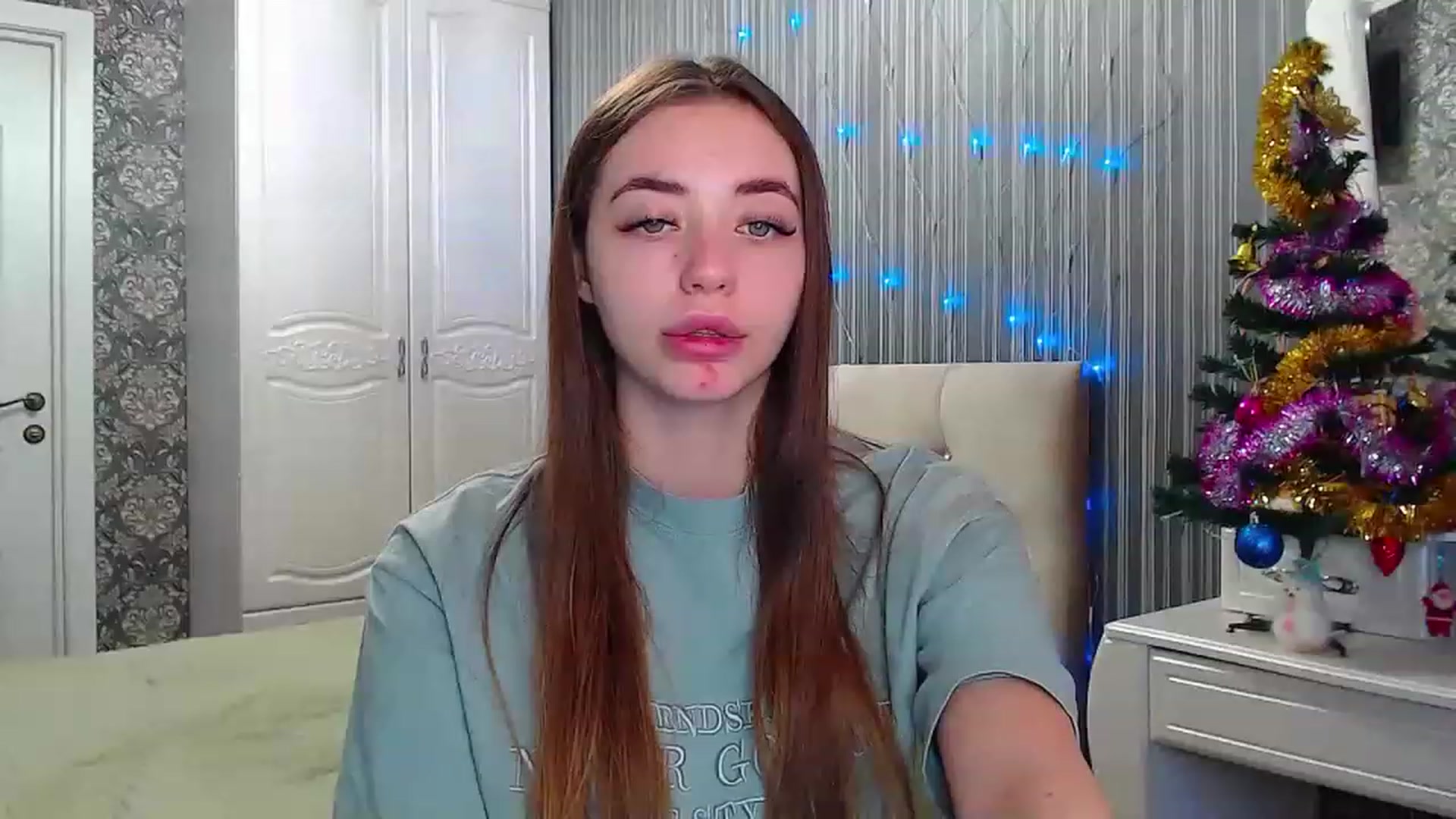 Gallery image thumbnail from EmeraldLilyyy's myfreecams stream on, 01/10/2023, 09:34 image 14 of 20