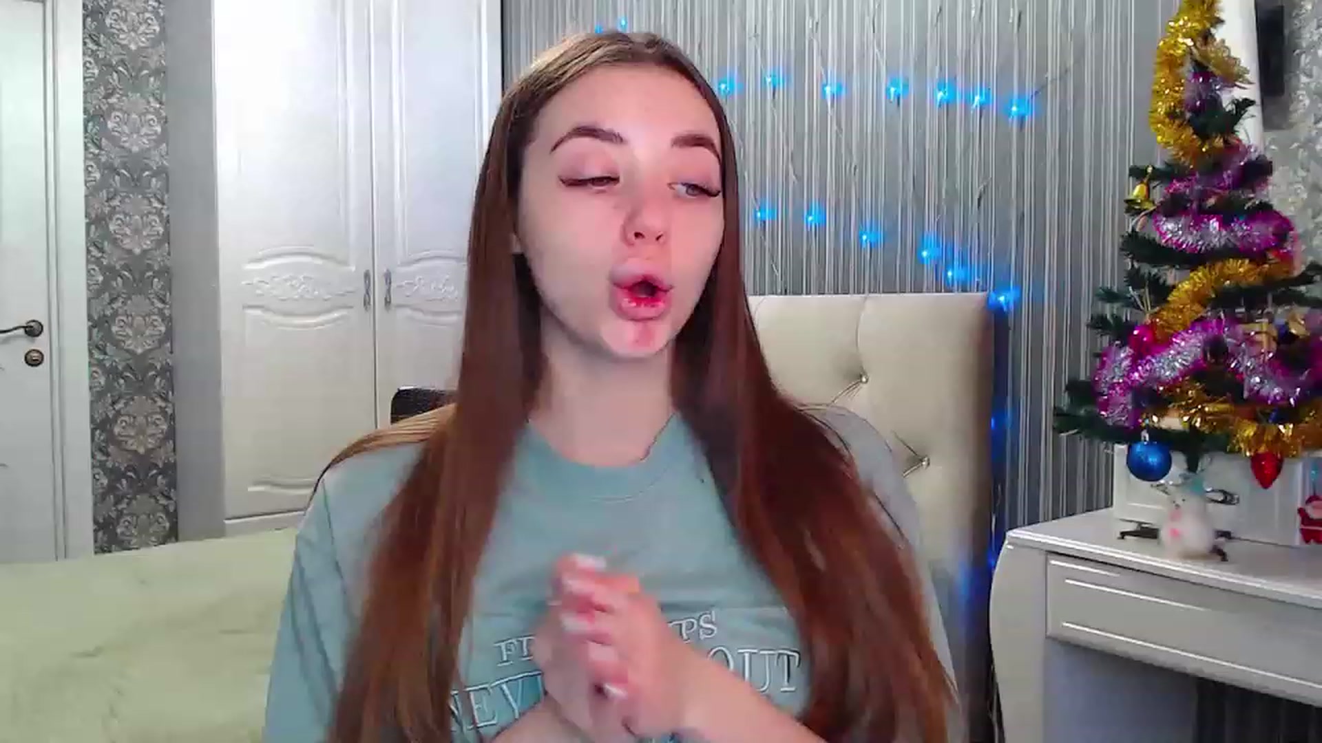 Gallery image thumbnail from EmeraldLilyyy's myfreecams stream on, 01/10/2023, 09:34 image 7 of 20