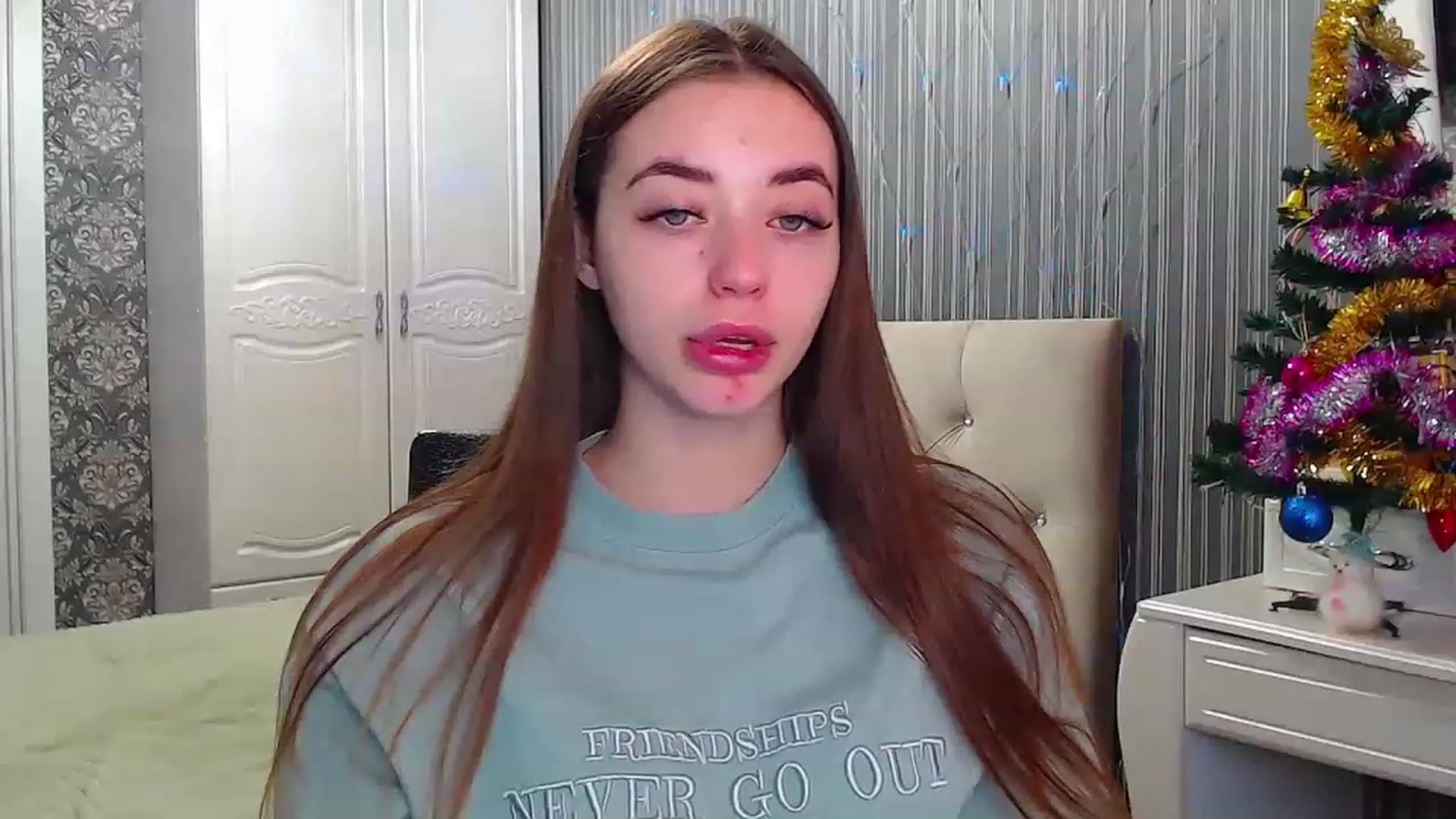 Gallery image thumbnail from EmeraldLilyyy's myfreecams stream on, 01/10/2023, 09:34 image 1 of 20