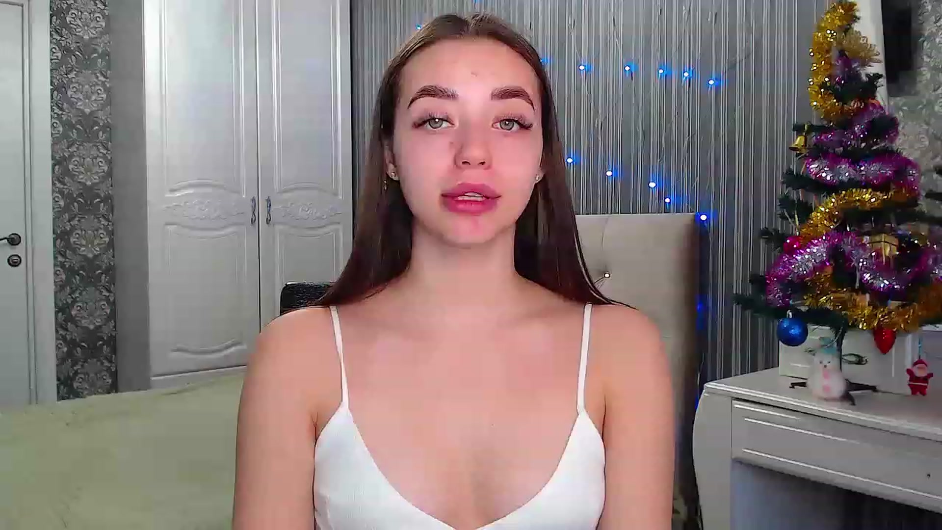 Gallery image thumbnail from EmeraldLilyyy's myfreecams stream on, 01/12/2023, 07:52 image 1 of 20