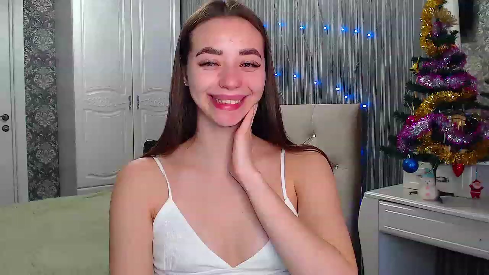 Gallery image thumbnail from EmeraldLilyyy's myfreecams stream on, 01/12/2023, 07:52 image 12 of 20
