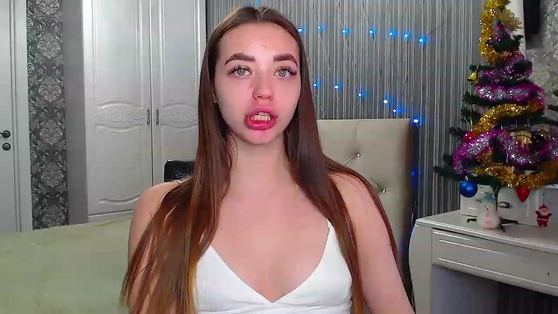 Gallery image thumbnail from EmeraldLilyyy's myfreecams stream on, 01/12/2023, 07:52 image 13 of 20