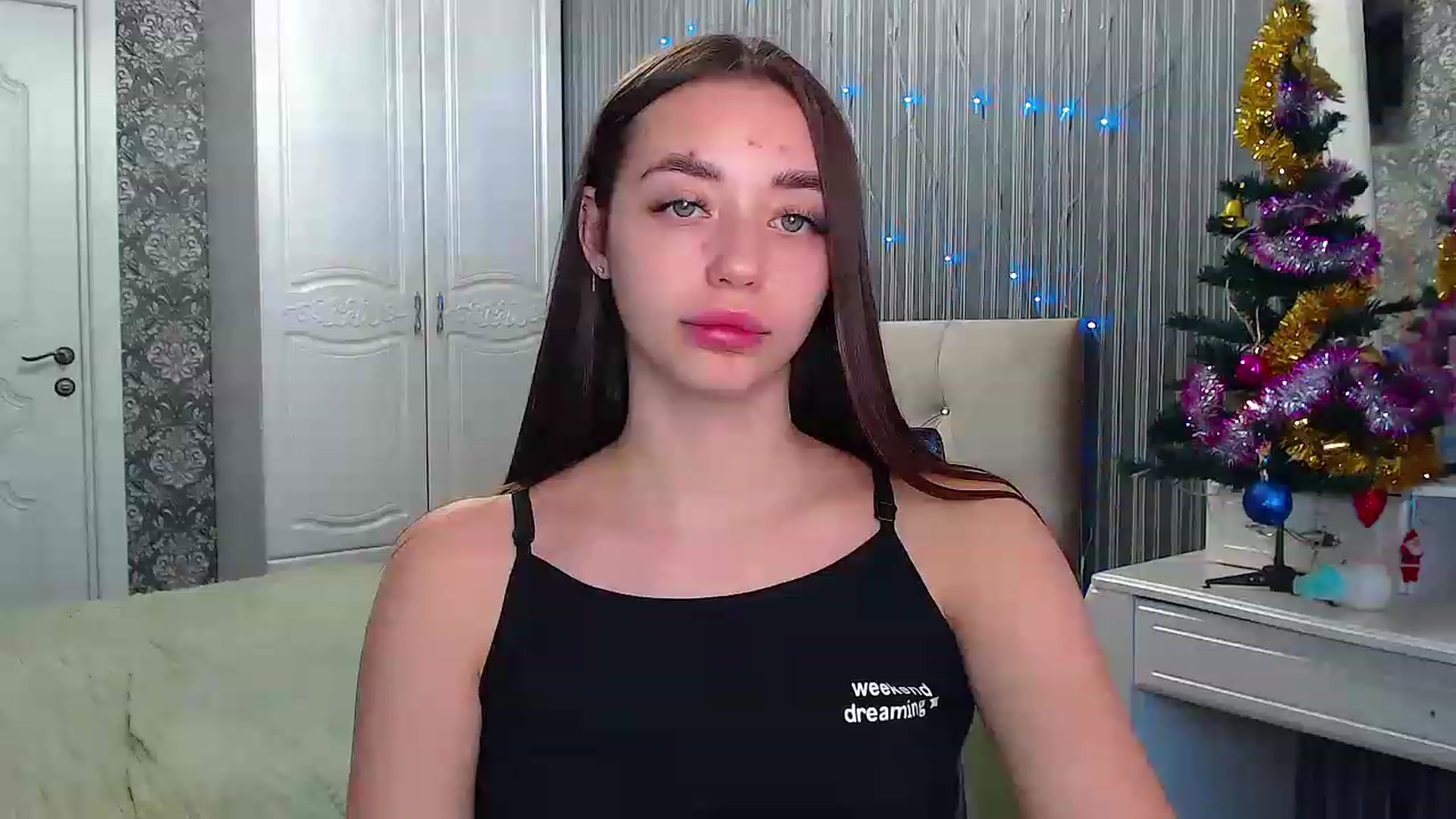 Gallery image thumbnail from EmeraldLilyyy's myfreecams stream on, 01/15/2023, 08:59 image 14 of 20