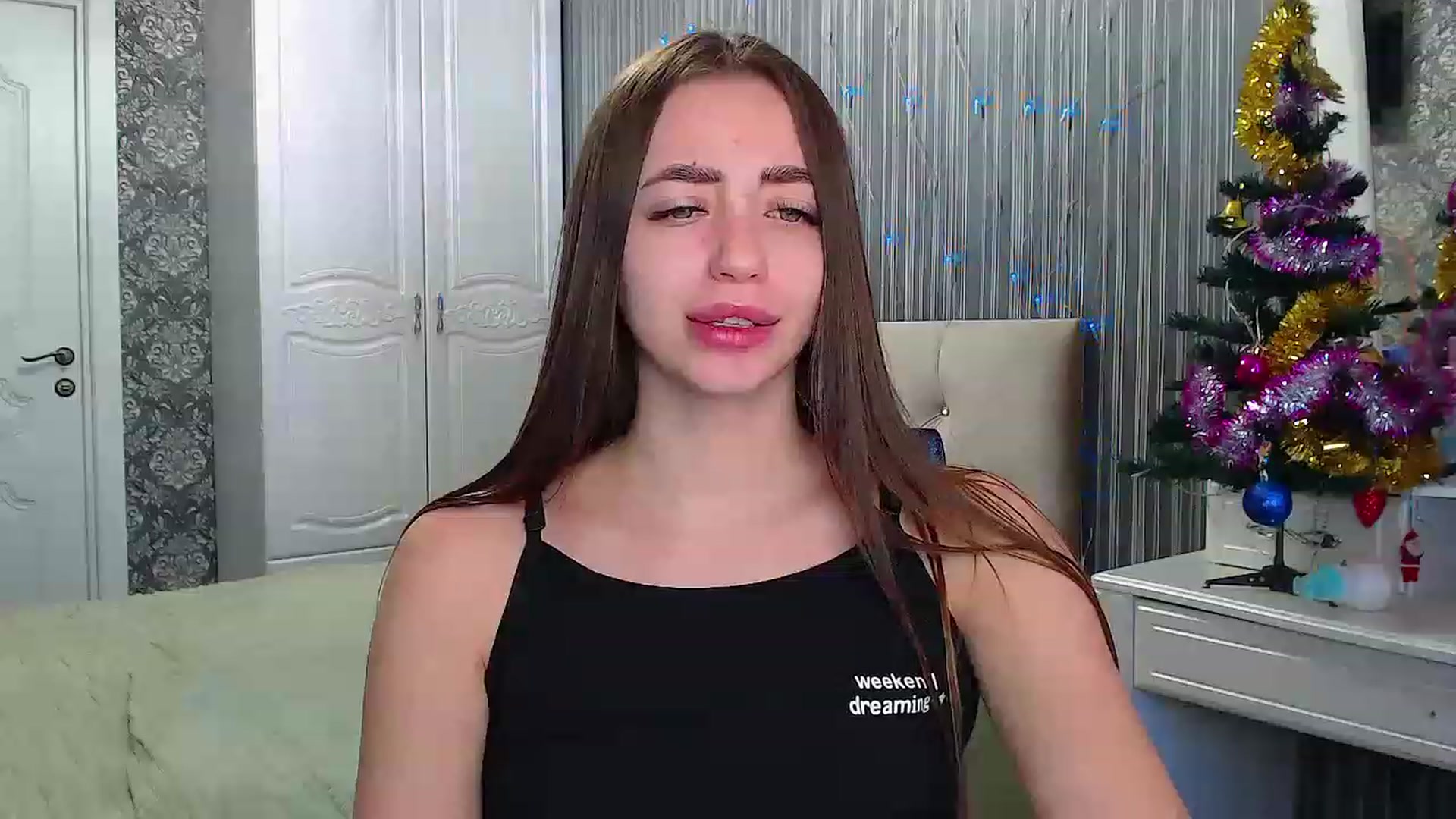 Gallery image thumbnail from EmeraldLilyyy's myfreecams stream on, 01/15/2023, 08:59 image 4 of 20