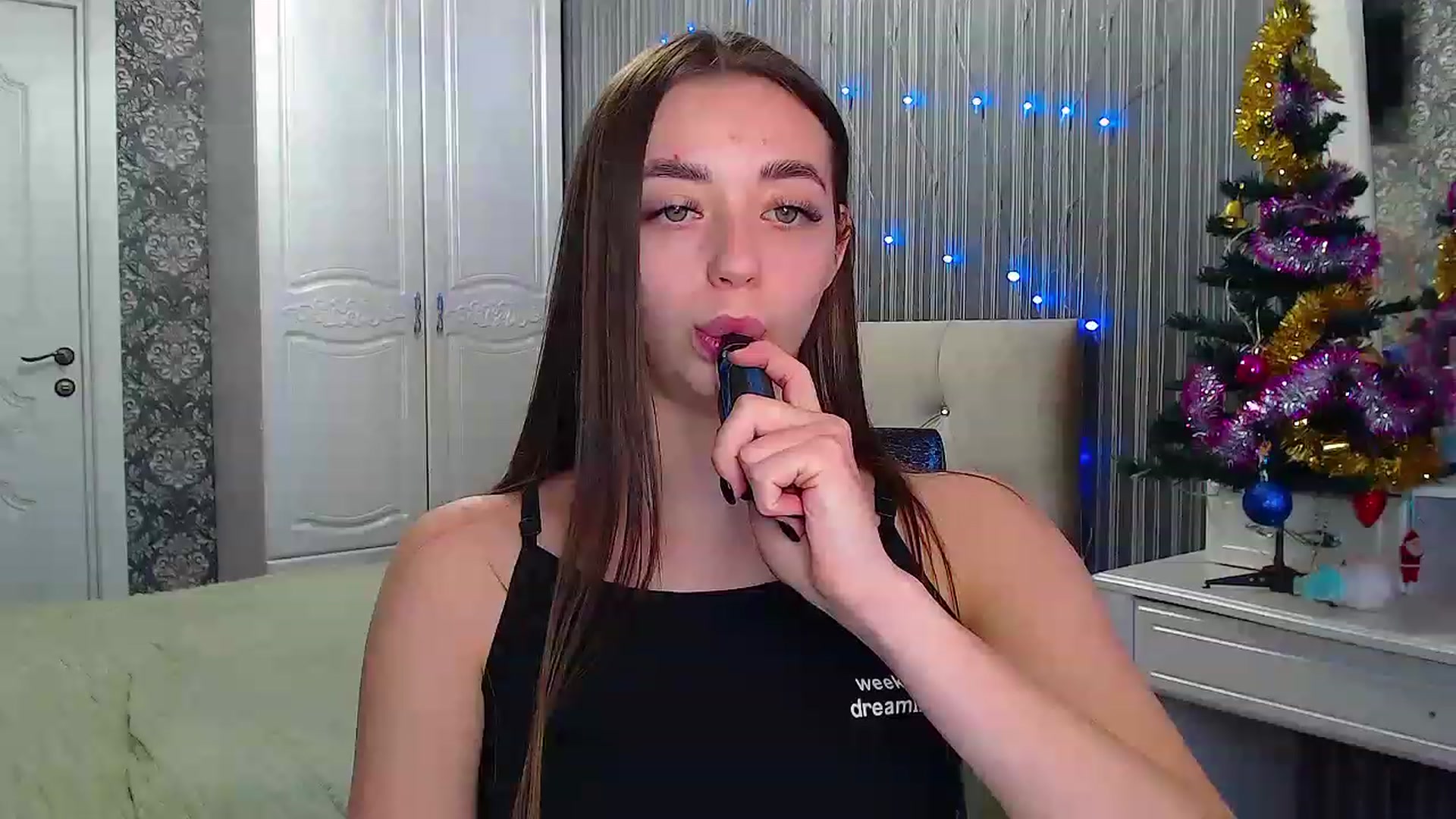 Gallery image thumbnail from EmeraldLilyyy's myfreecams stream on, 01/15/2023, 08:59 image 9 of 20