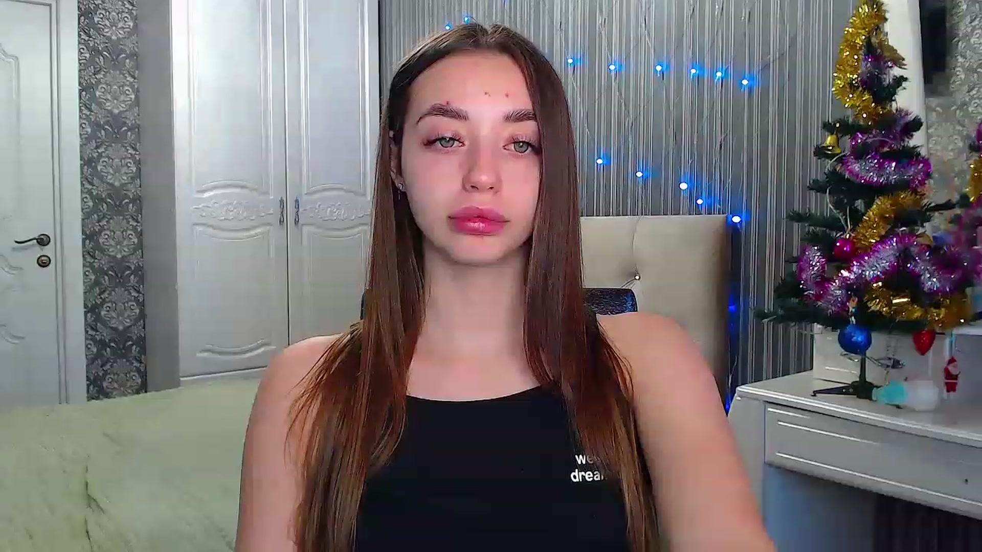 Gallery image thumbnail from EmeraldLilyyy's myfreecams stream on, 01/15/2023, 08:59 image 12 of 20