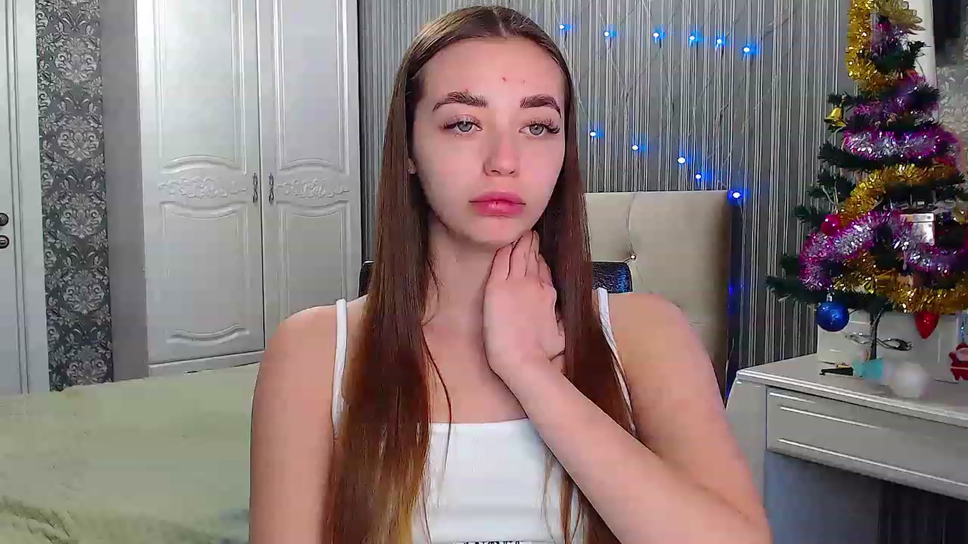 Gallery image thumbnail from EmeraldLilyyy's myfreecams stream on, 01/16/2023, 09:27 image 2 of 20