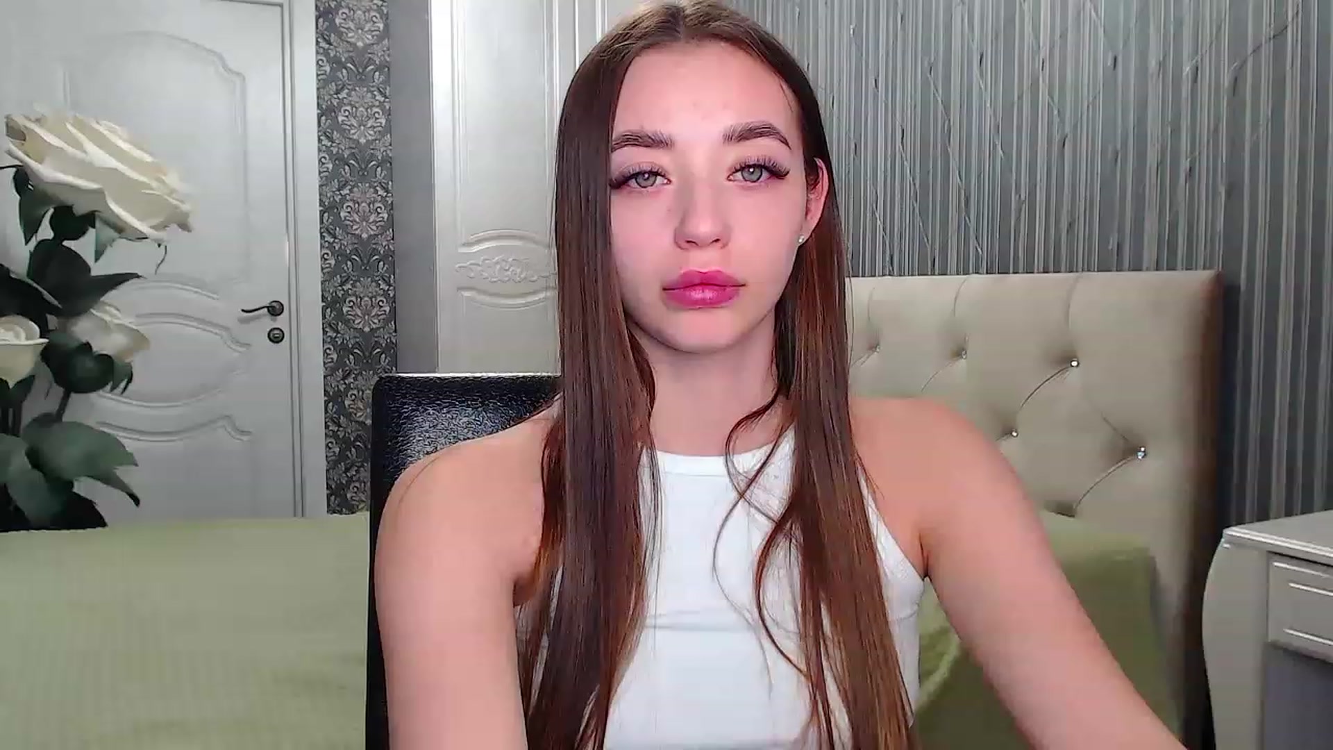 Gallery image thumbnail from EmeraldLilyyy's myfreecams stream on, 01/31/2023, 13:00 image 13 of 20