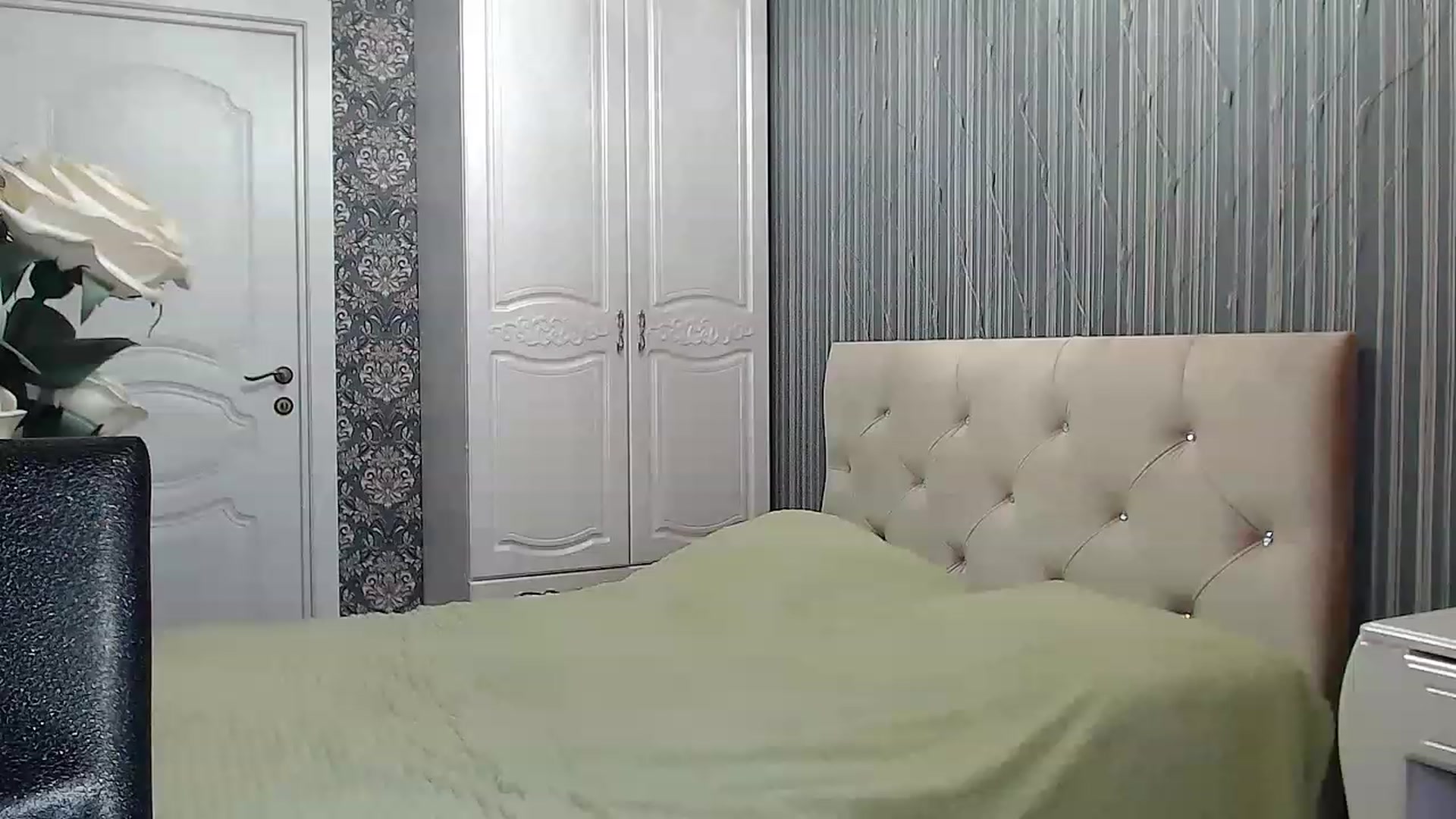 Gallery image thumbnail from EmeraldLilyyy's myfreecams stream on, 02/05/2023, 10:16 image 3 of 20