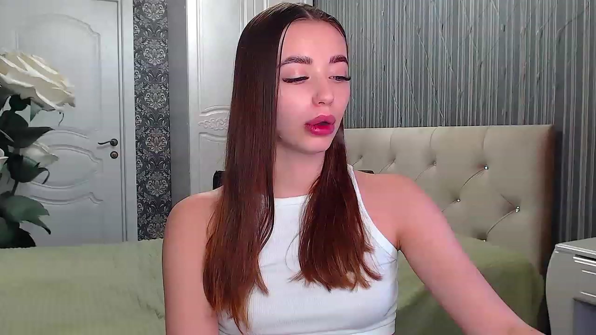 Gallery image thumbnail from EmeraldLilyyy's myfreecams stream on, 02/05/2023, 10:16 image 13 of 20