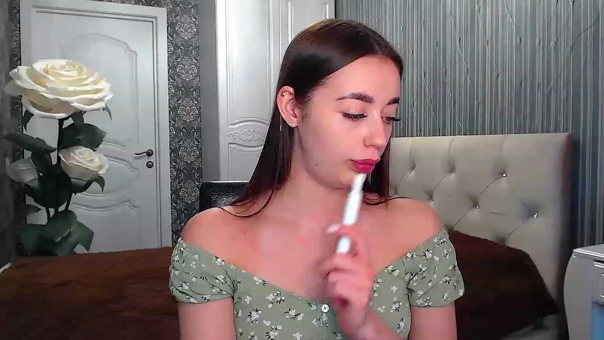 Gallery image thumbnail from EmeraldLilyyy's myfreecams stream on, 02/10/2023, 12:07 image 13 of 20