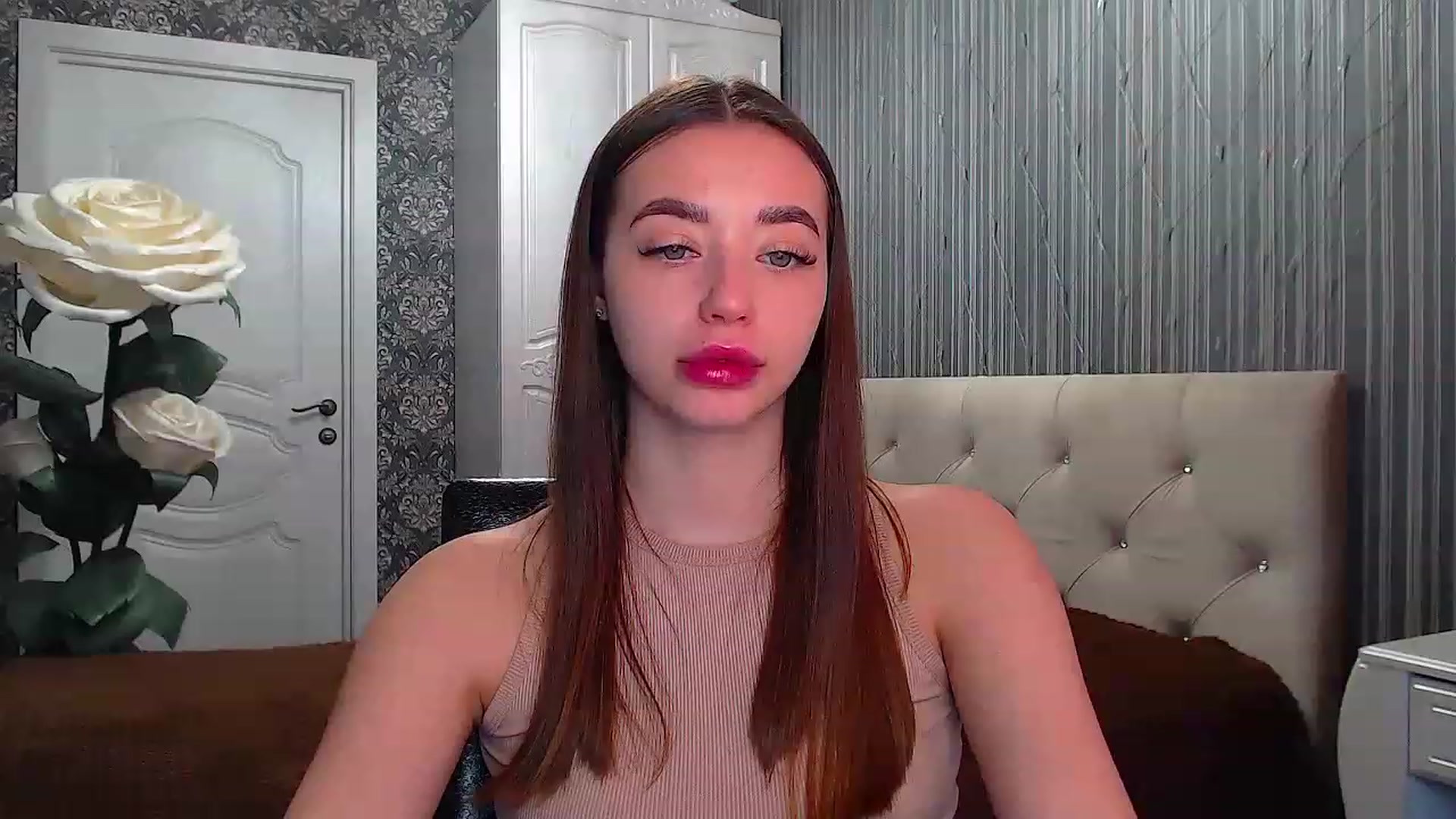 Gallery image thumbnail from EmeraldLilyyy's myfreecams stream on, 02/17/2023, 09:20 image 18 of 20