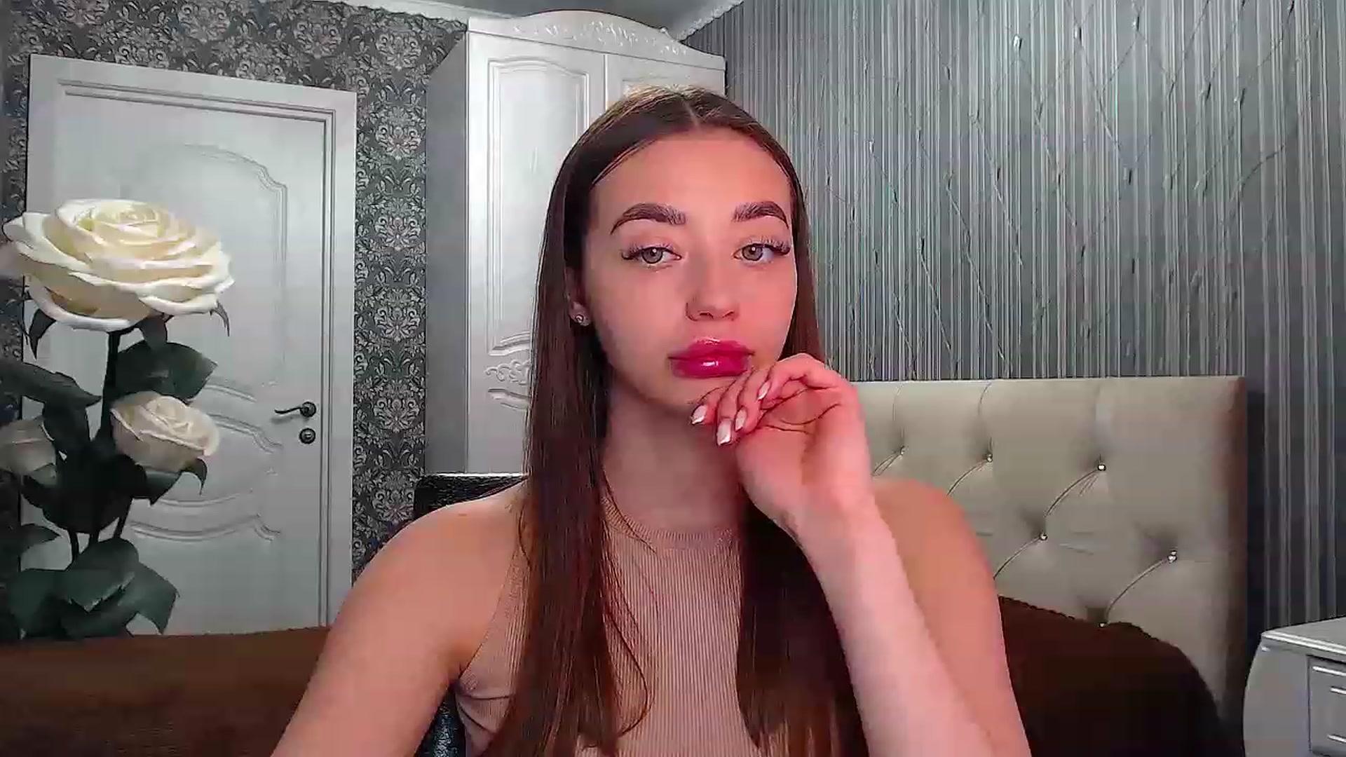 Gallery image thumbnail from EmeraldLilyyy's myfreecams stream on, 02/17/2023, 09:20 image 15 of 20
