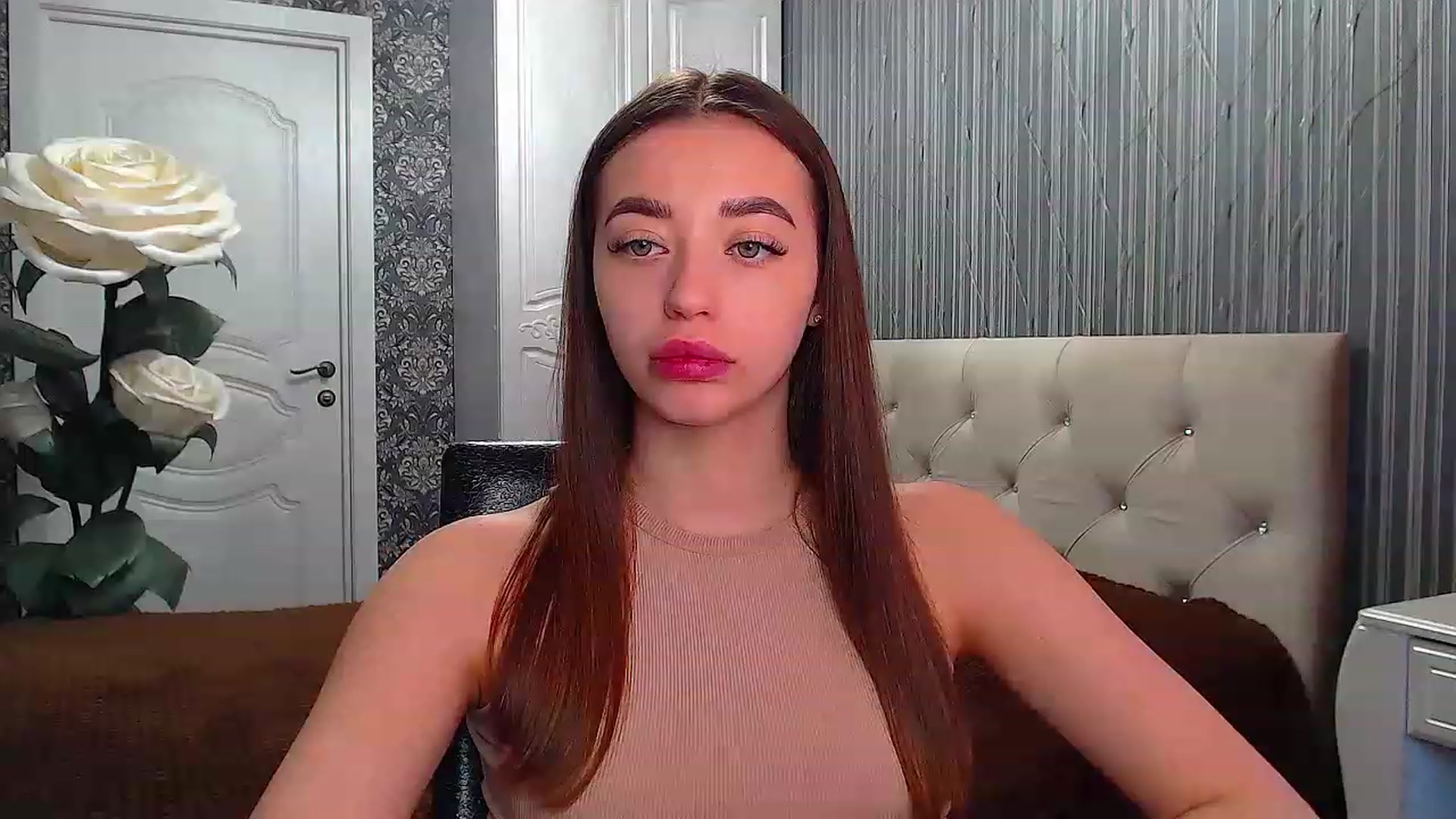 Gallery image thumbnail from EmeraldLilyyy's myfreecams stream on, 02/17/2023, 09:20 image 2 of 20
