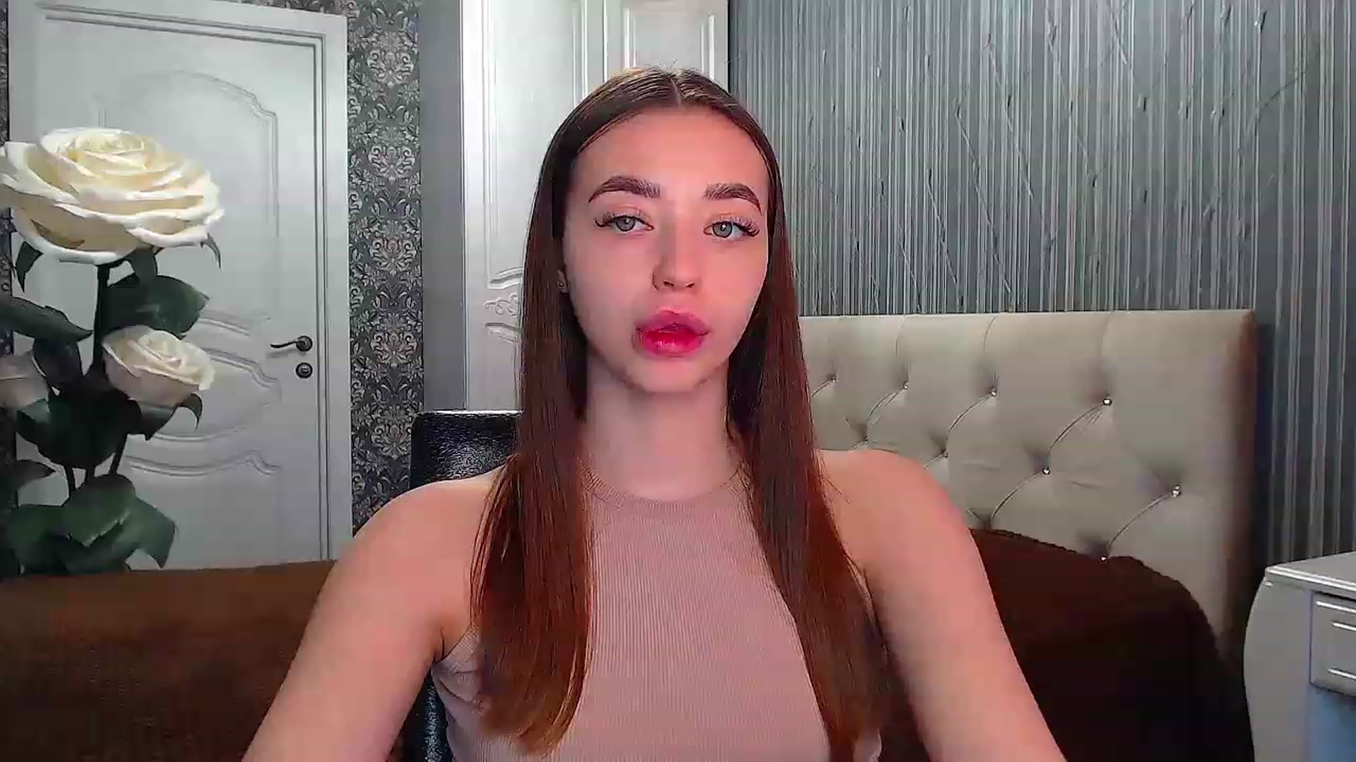 Gallery image thumbnail from EmeraldLilyyy's myfreecams stream on, 02/17/2023, 09:20 image 4 of 20