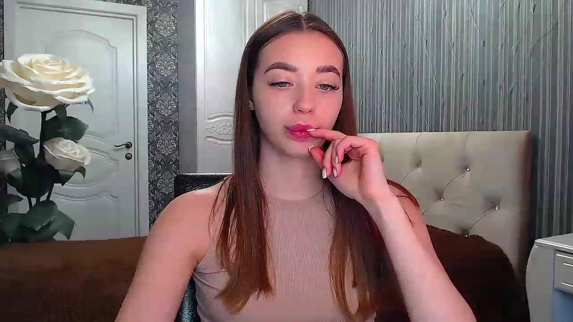 Gallery image thumbnail from EmeraldLilyyy's myfreecams stream on, 02/17/2023, 09:20 image 8 of 20