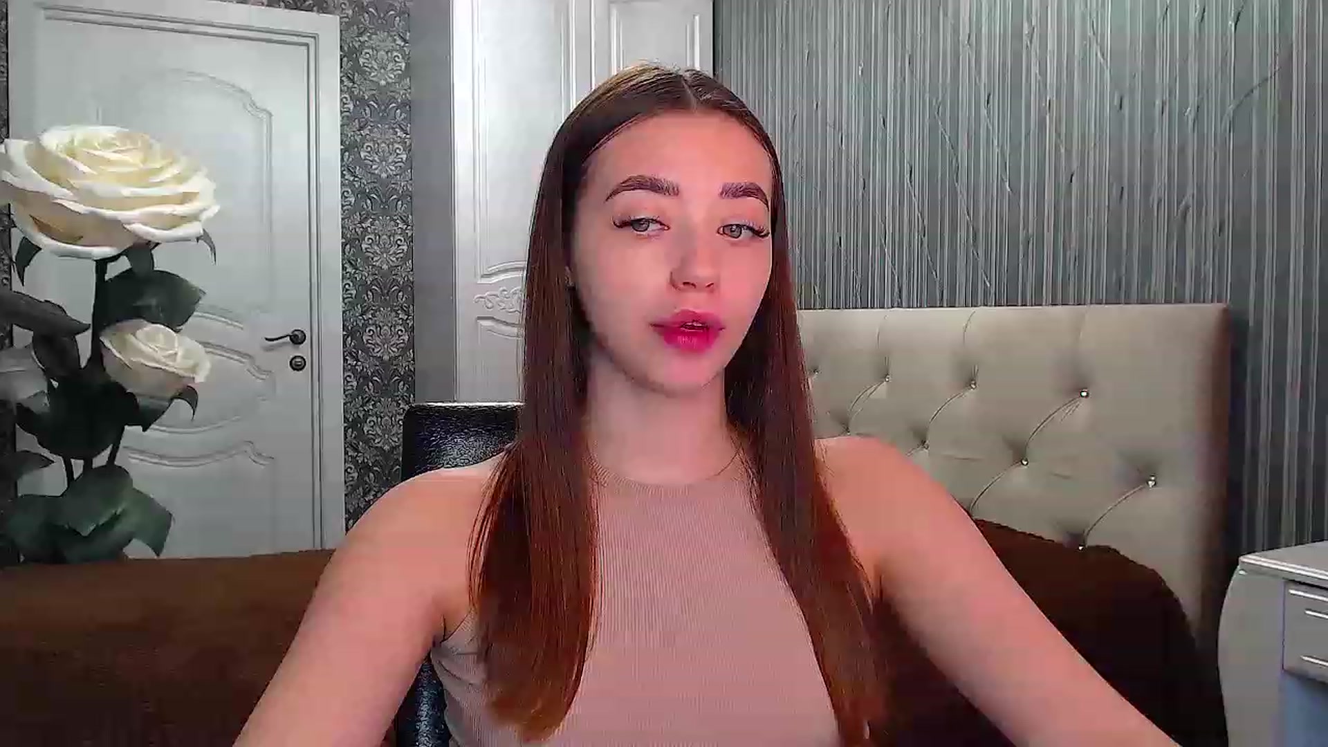 Gallery image thumbnail from EmeraldLilyyy's myfreecams stream on, 02/17/2023, 09:20 image 3 of 20