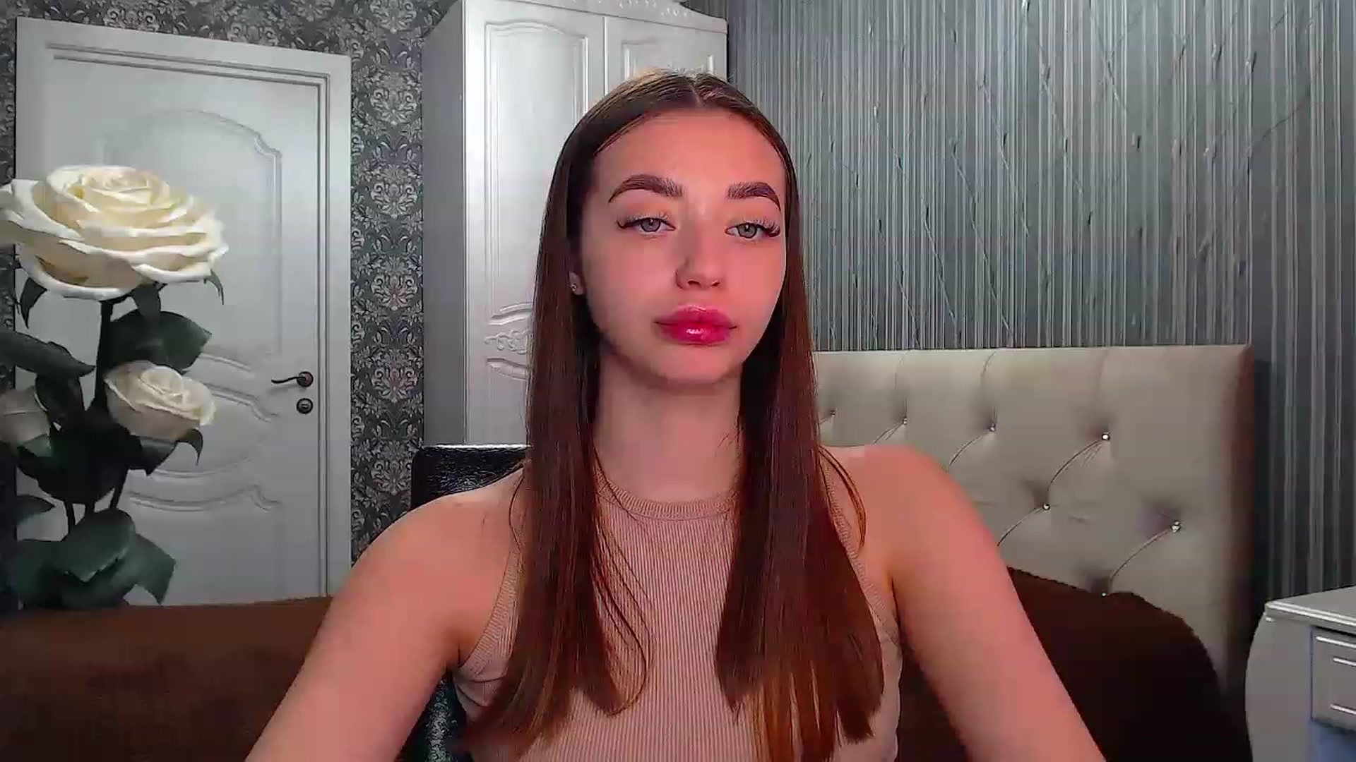 Gallery image thumbnail from EmeraldLilyyy's myfreecams stream on, 02/17/2023, 09:20 image 16 of 20