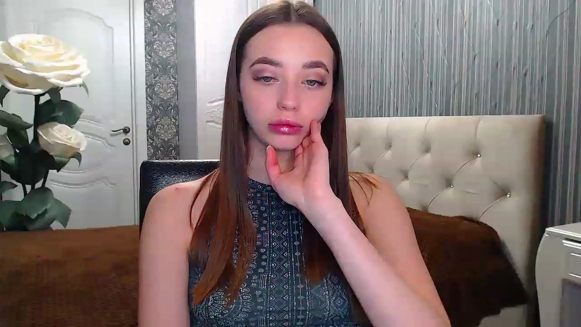 Gallery image thumbnail from EmeraldLilyyy's myfreecams stream on, 02/18/2023, 15:35 image 8 of 20