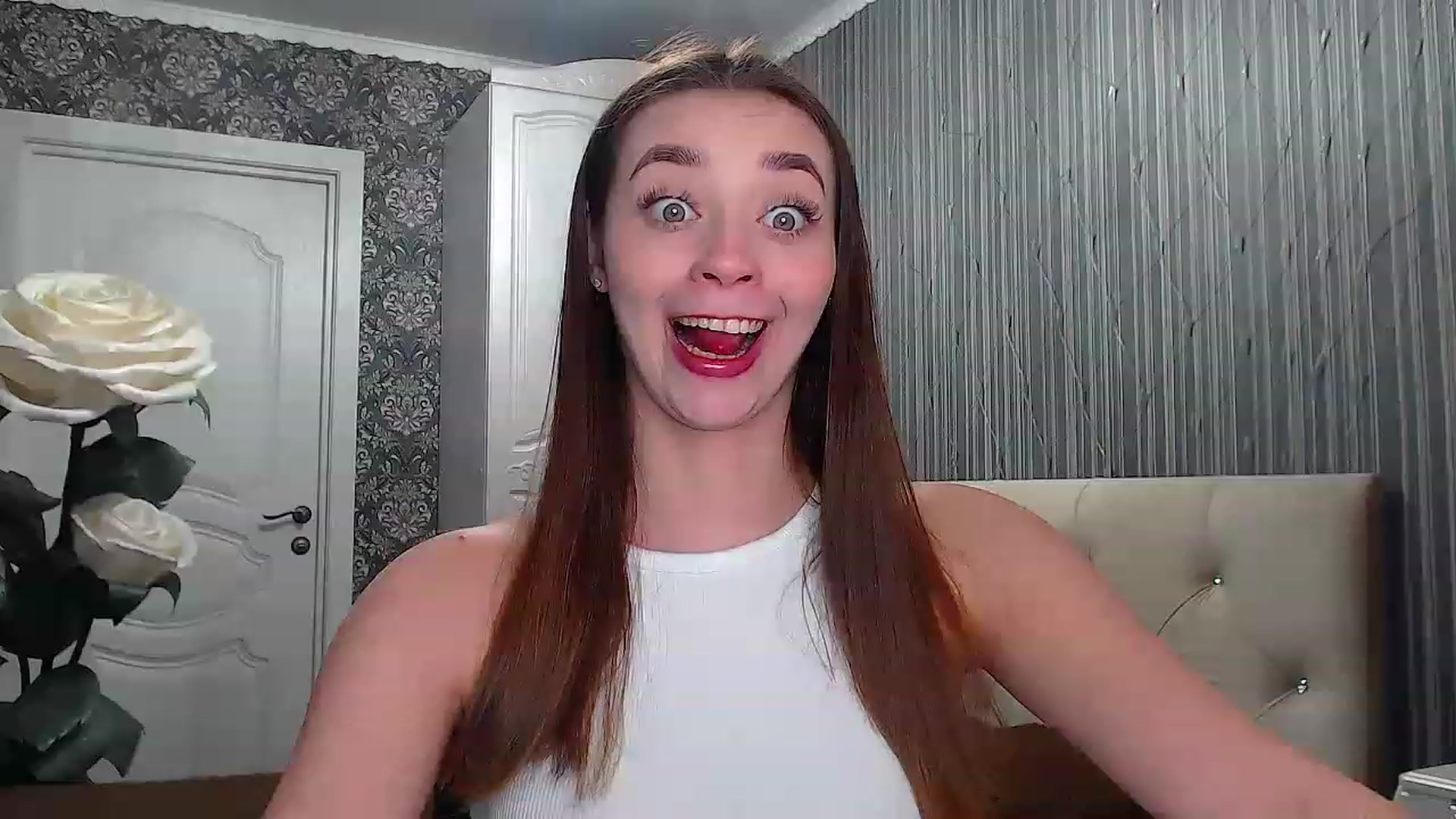 Gallery image thumbnail from EmeraldLilyyy's myfreecams stream on, 02/19/2023, 12:07 image 10 of 20