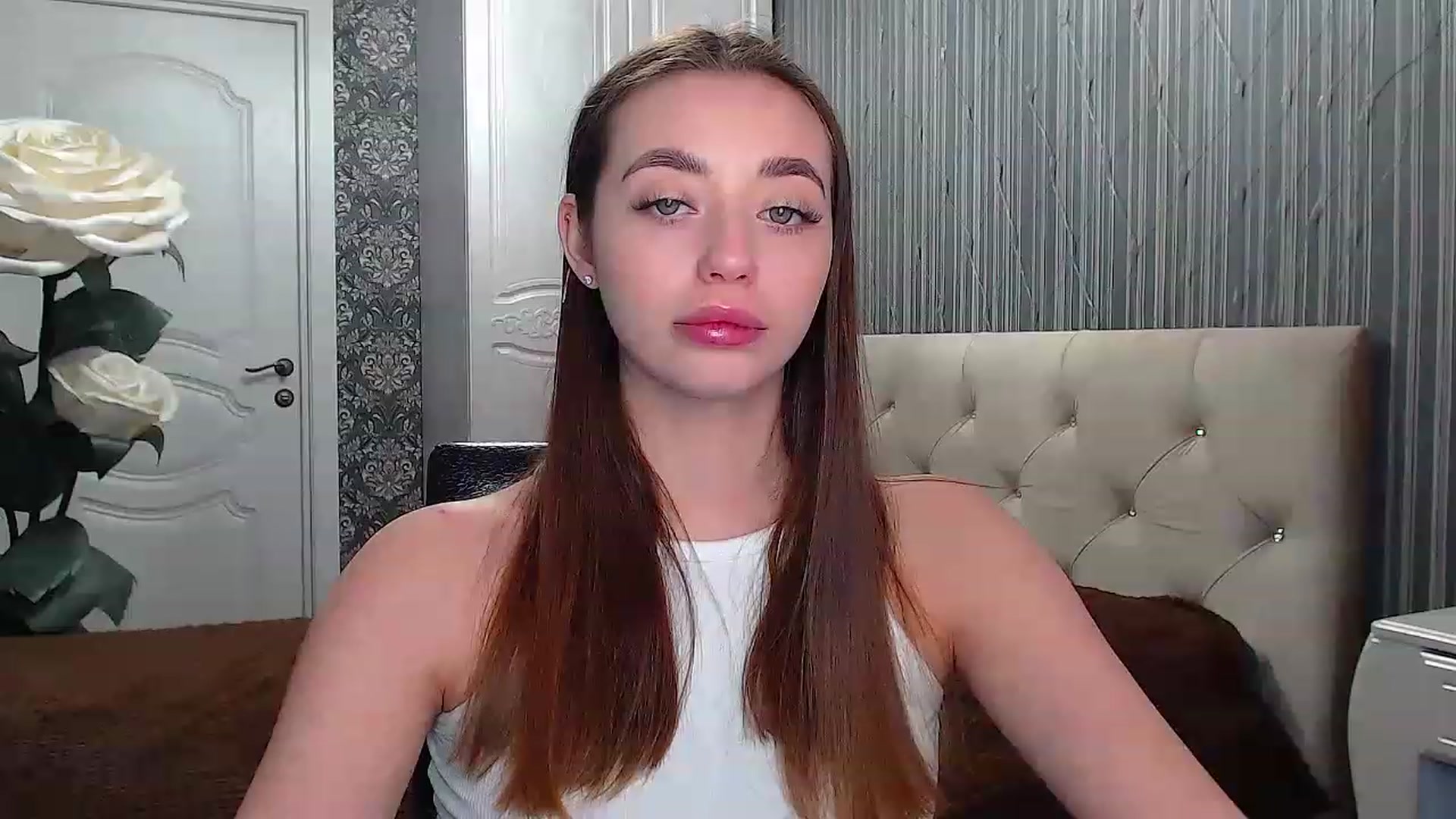 Gallery image thumbnail from EmeraldLilyyy's myfreecams stream on, 02/19/2023, 12:07 image 3 of 20