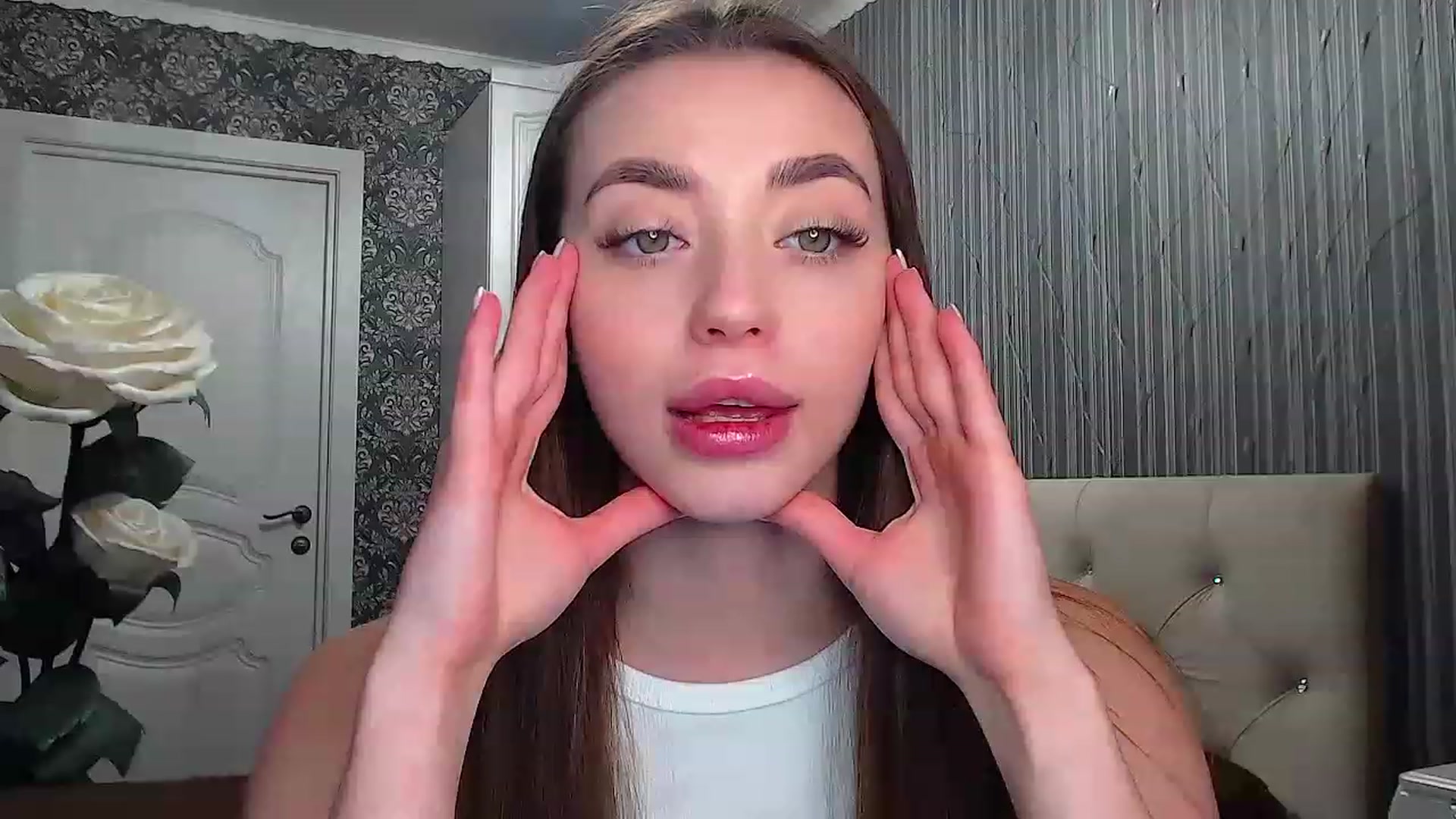 Gallery image thumbnail from EmeraldLilyyy's myfreecams stream on, 02/19/2023, 12:07 image 13 of 20