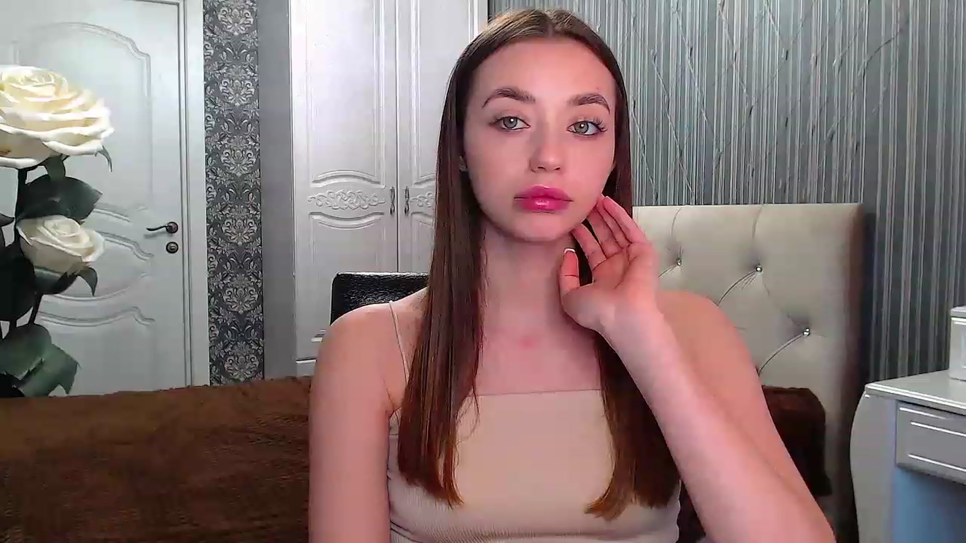 Gallery image thumbnail from EmeraldLilyyy's myfreecams stream on, 02/26/2023, 11:35 image 19 of 20