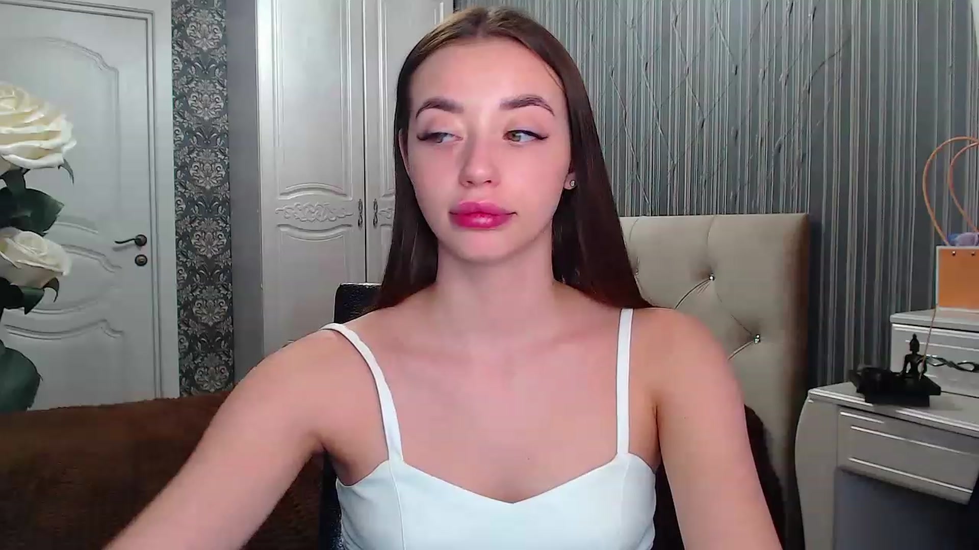Gallery image thumbnail from EmeraldLilyyy's myfreecams stream on, 03/06/2023, 12:19 image 5 of 20