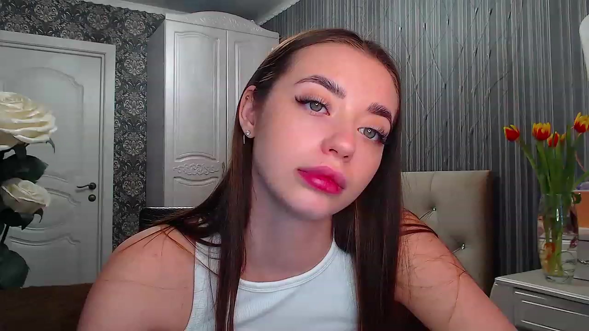 Gallery image thumbnail from EmeraldLilyyy's myfreecams stream on, 03/08/2023, 10:10 image 9 of 20