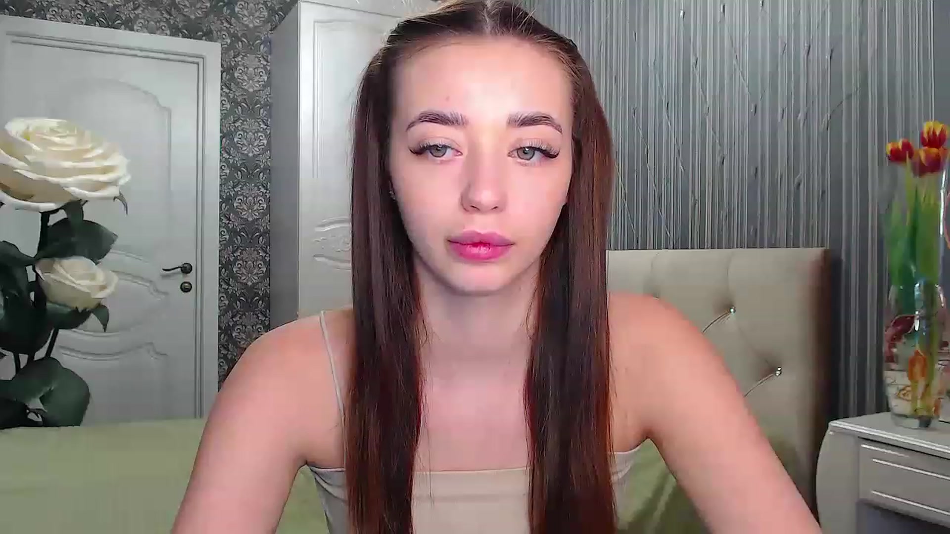 Gallery image thumbnail from EmeraldLilyyy's myfreecams stream on, 03/14/2023, 09:31 image 16 of 20