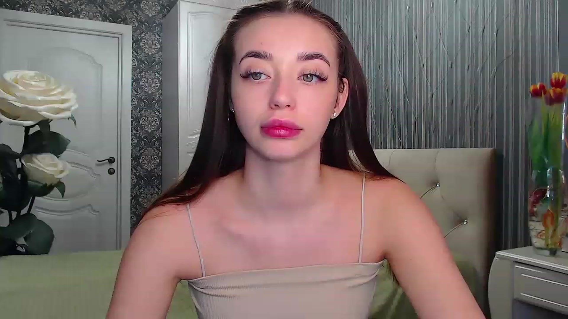 Gallery image thumbnail from EmeraldLilyyy's myfreecams stream on, 03/14/2023, 09:31 image 19 of 20