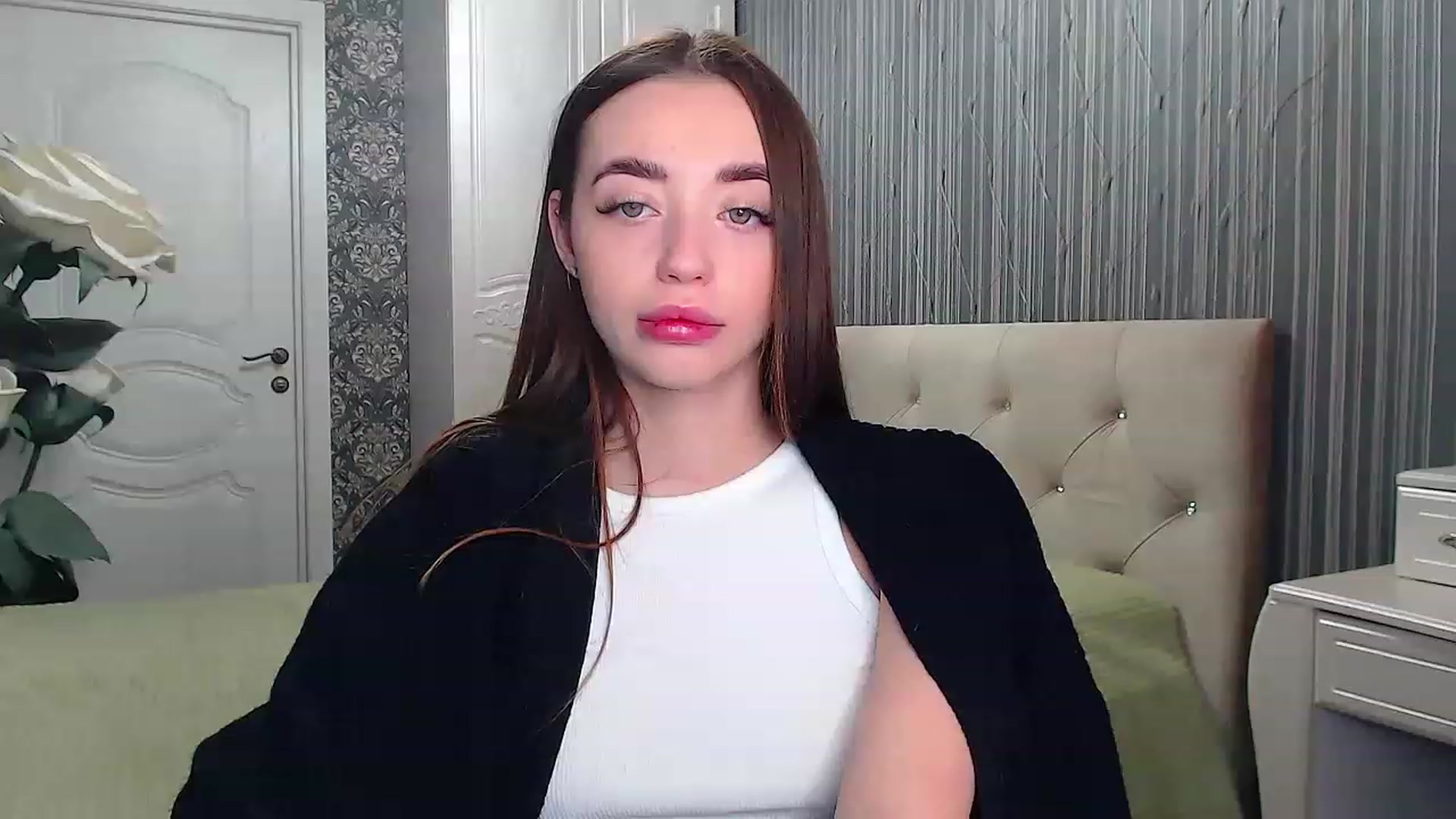 Gallery image thumbnail from EmeraldLilyyy's myfreecams stream on, 03/20/2023, 08:01 image 20 of 20