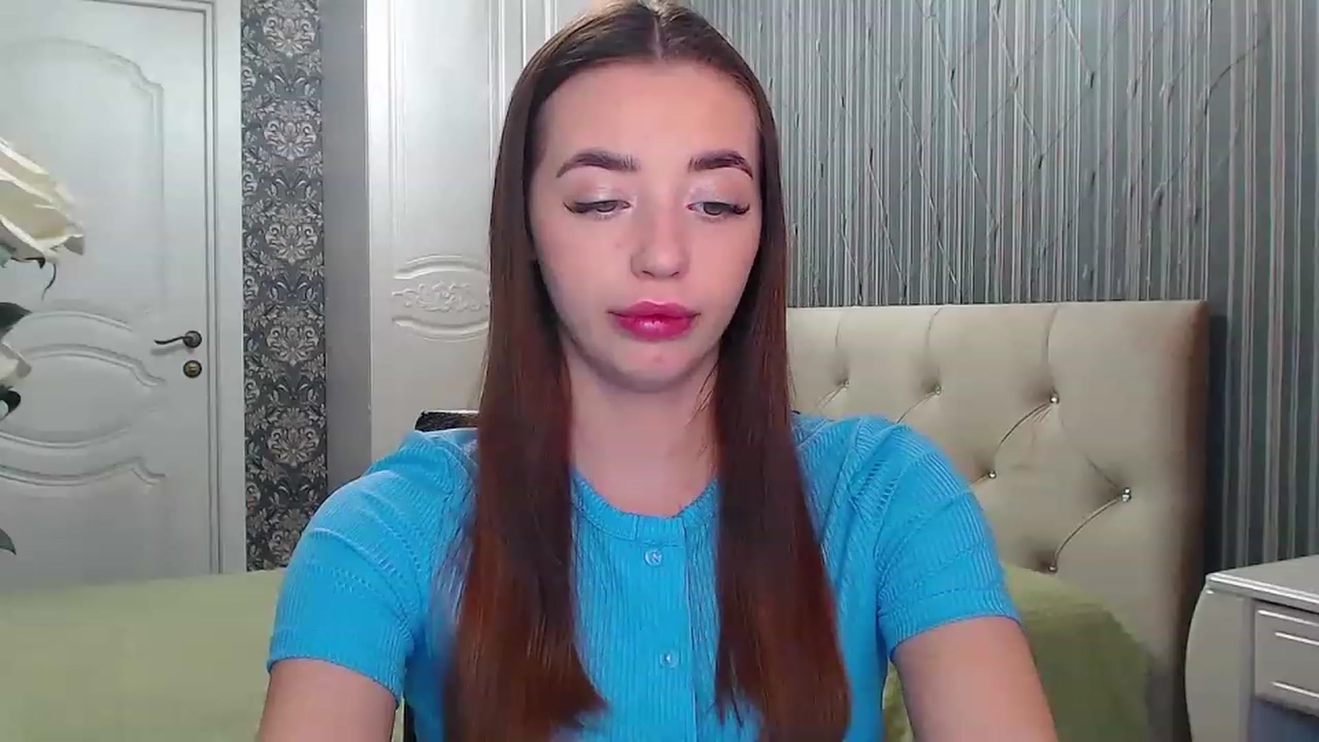 Gallery image thumbnail from EmeraldLilyyy's myfreecams stream on, 03/21/2023, 11:15 image 8 of 20