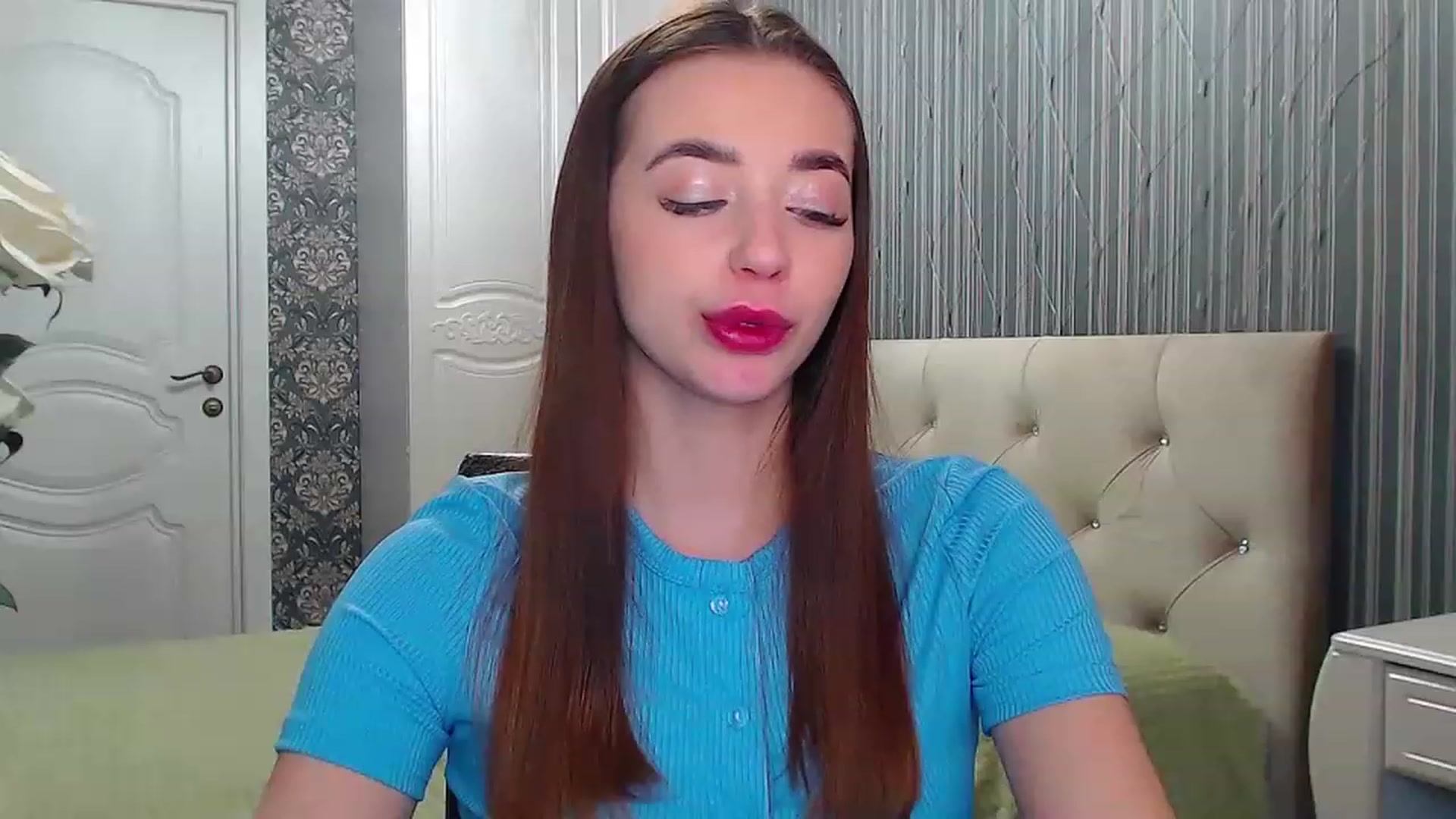 Gallery image thumbnail from EmeraldLilyyy's myfreecams stream on, 03/21/2023, 11:15 image 6 of 20