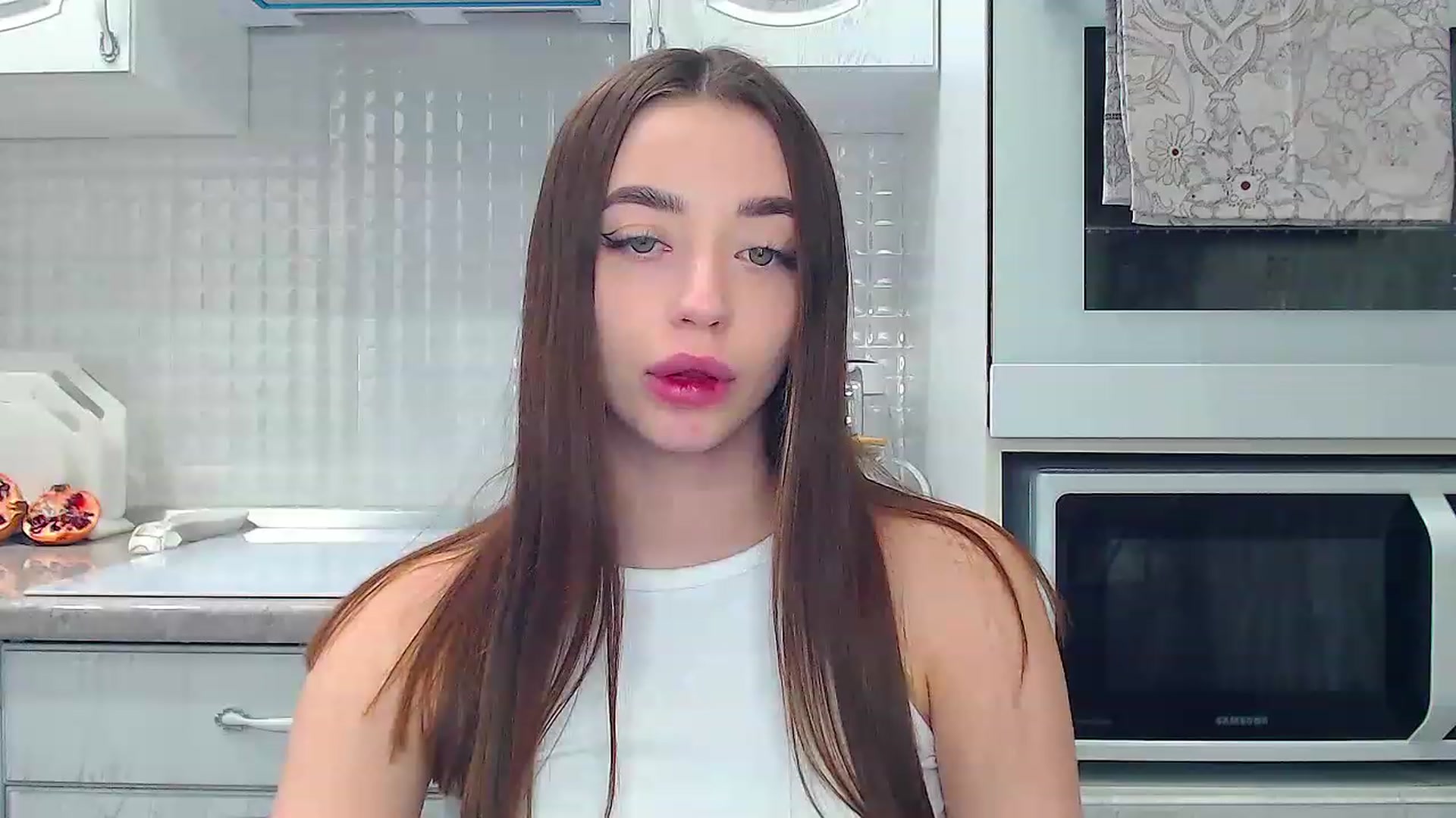 Gallery image thumbnail from EmeraldLilyyy's myfreecams stream on, 03/24/2023, 12:51 image 6 of 20