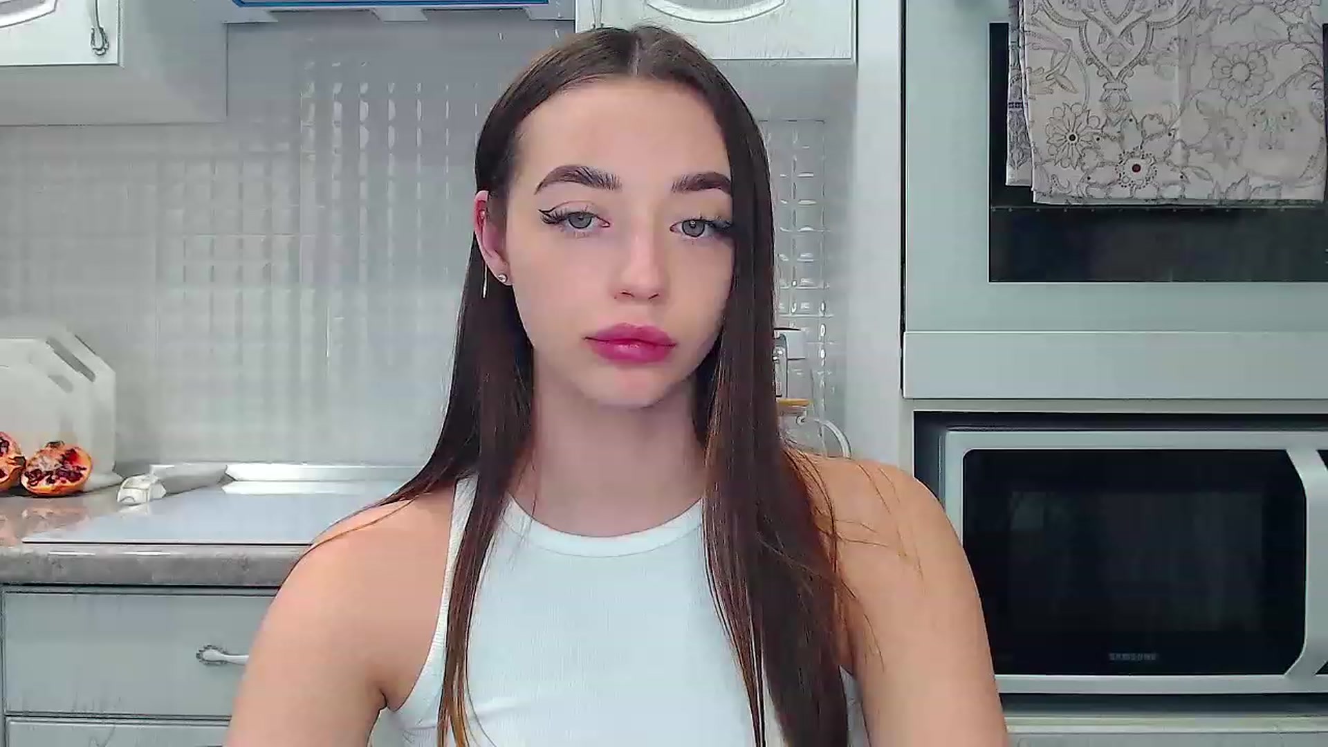 Gallery image thumbnail from EmeraldLilyyy's myfreecams stream on, 03/24/2023, 12:51 image 14 of 20