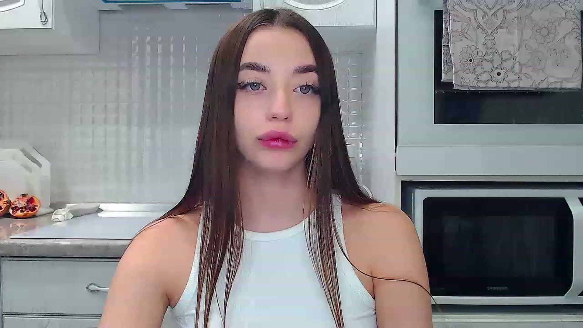 Gallery image thumbnail from EmeraldLilyyy's myfreecams stream on, 03/24/2023, 12:51 image 12 of 20
