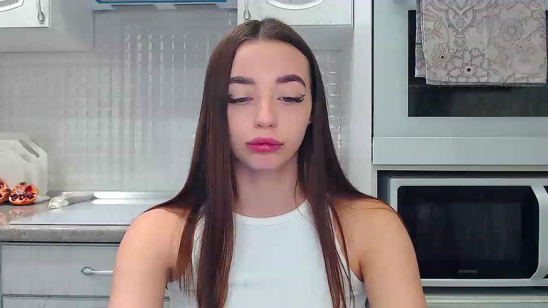 Gallery image thumbnail from EmeraldLilyyy's myfreecams stream on, 03/24/2023, 12:51 image 9 of 20