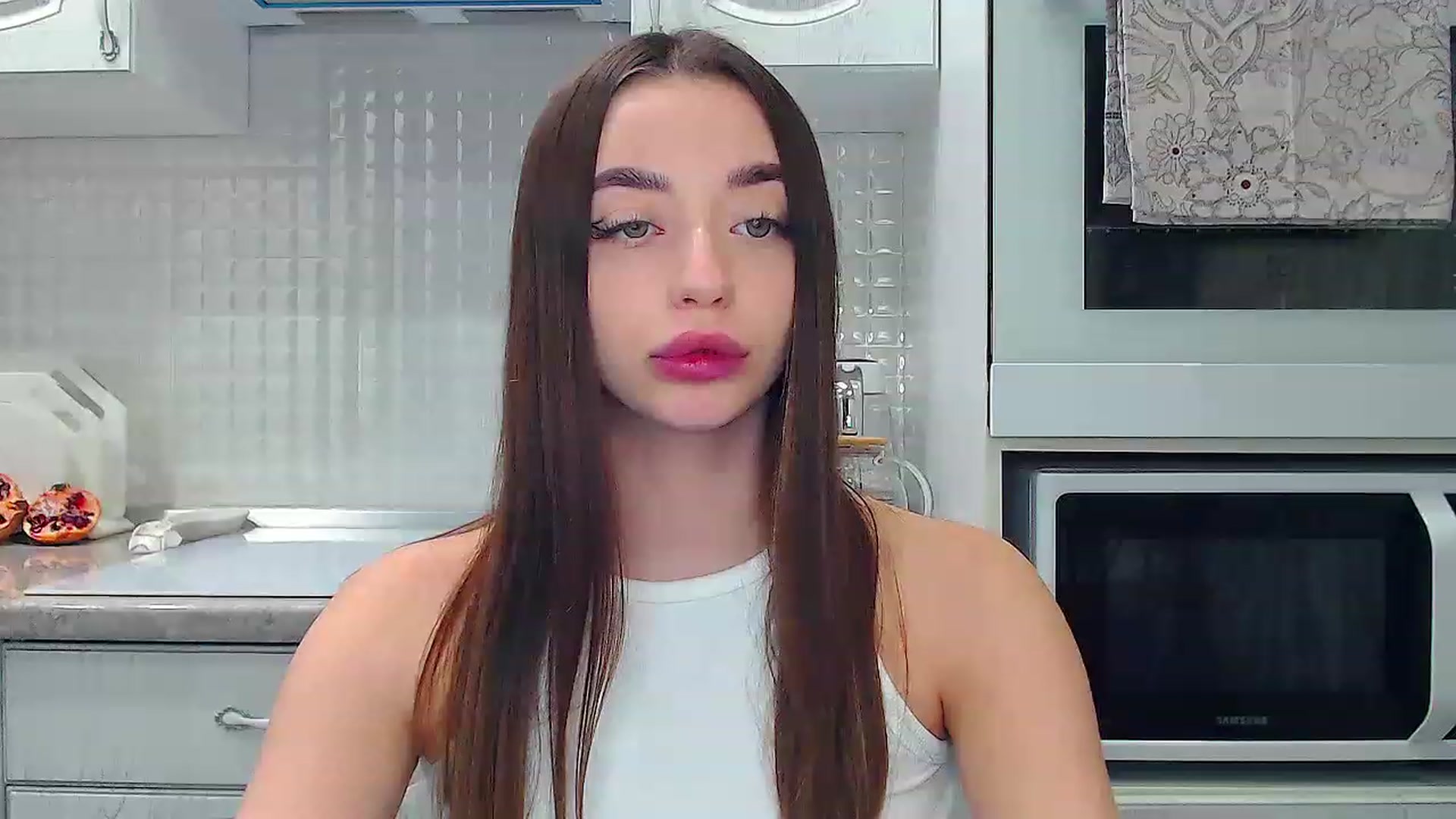 Gallery image thumbnail from EmeraldLilyyy's myfreecams stream on, 03/24/2023, 12:51 image 16 of 20