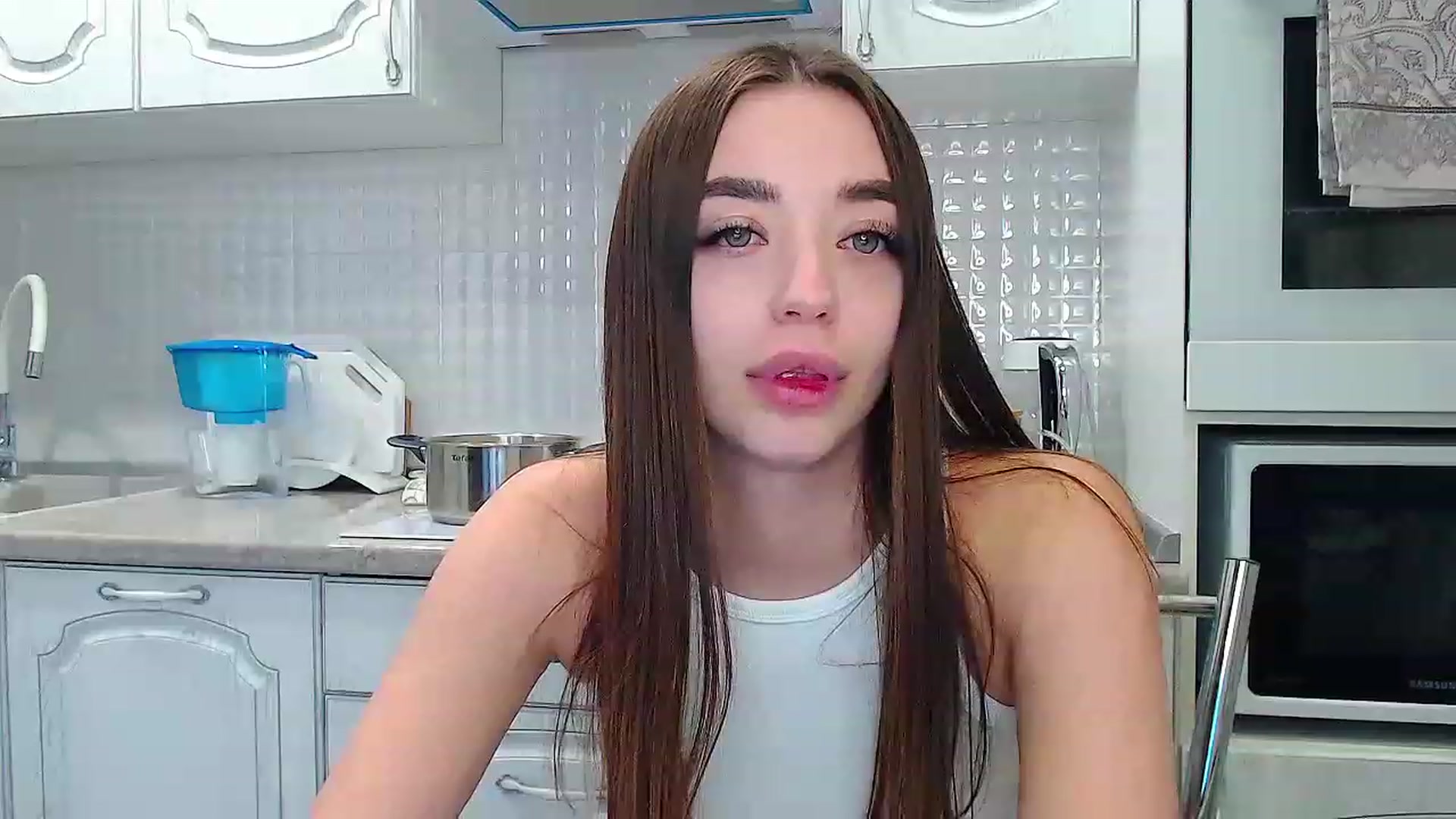 Gallery image thumbnail from EmeraldLilyyy's myfreecams stream on, 03/28/2023, 12:41 image 18 of 20