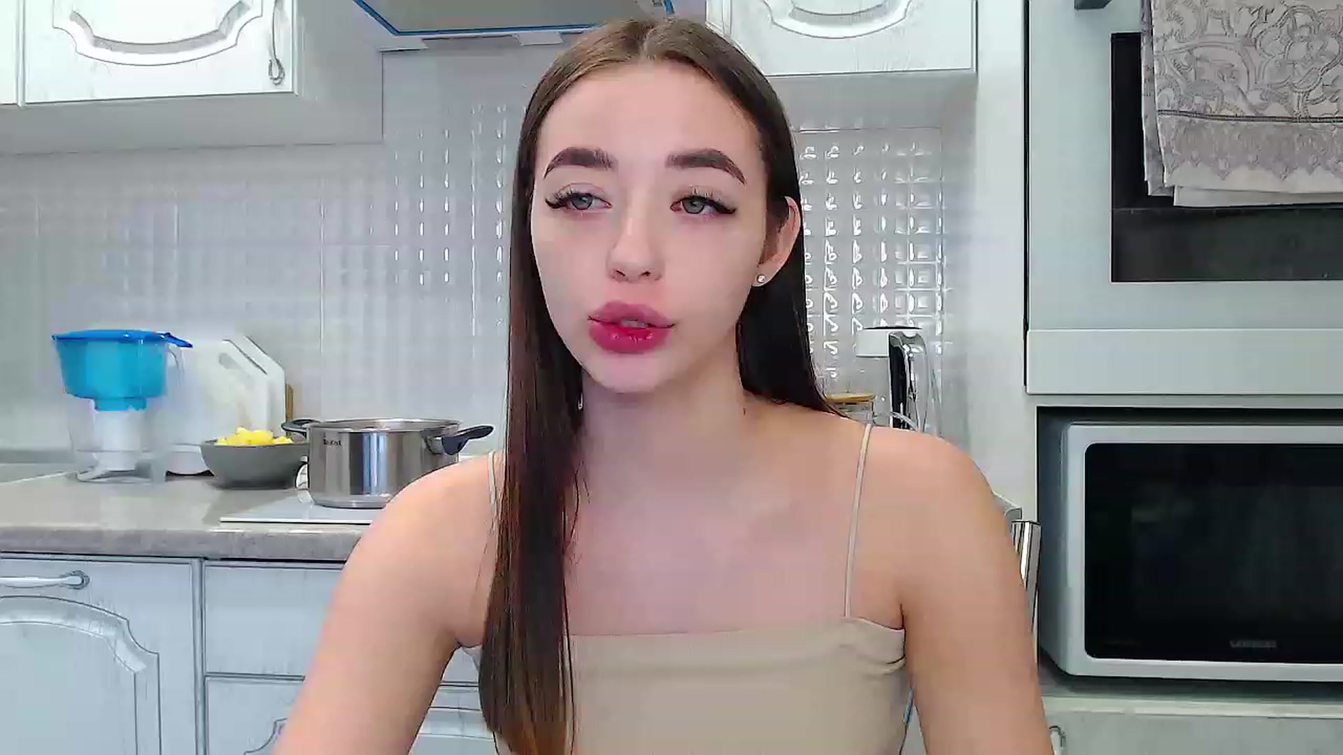 Gallery image thumbnail from EmeraldLilyyy's myfreecams stream on, 03/28/2023, 12:41 image 8 of 20