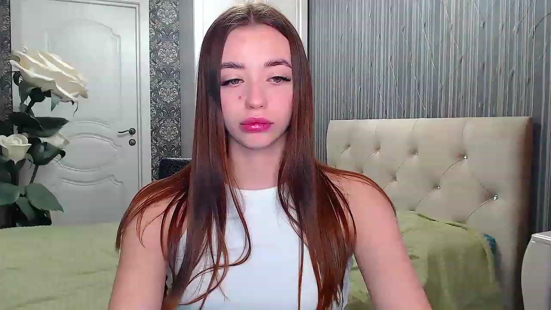 Gallery image thumbnail from EmeraldLilyyy's myfreecams stream on, 04/01/2023, 11:20 image 18 of 20