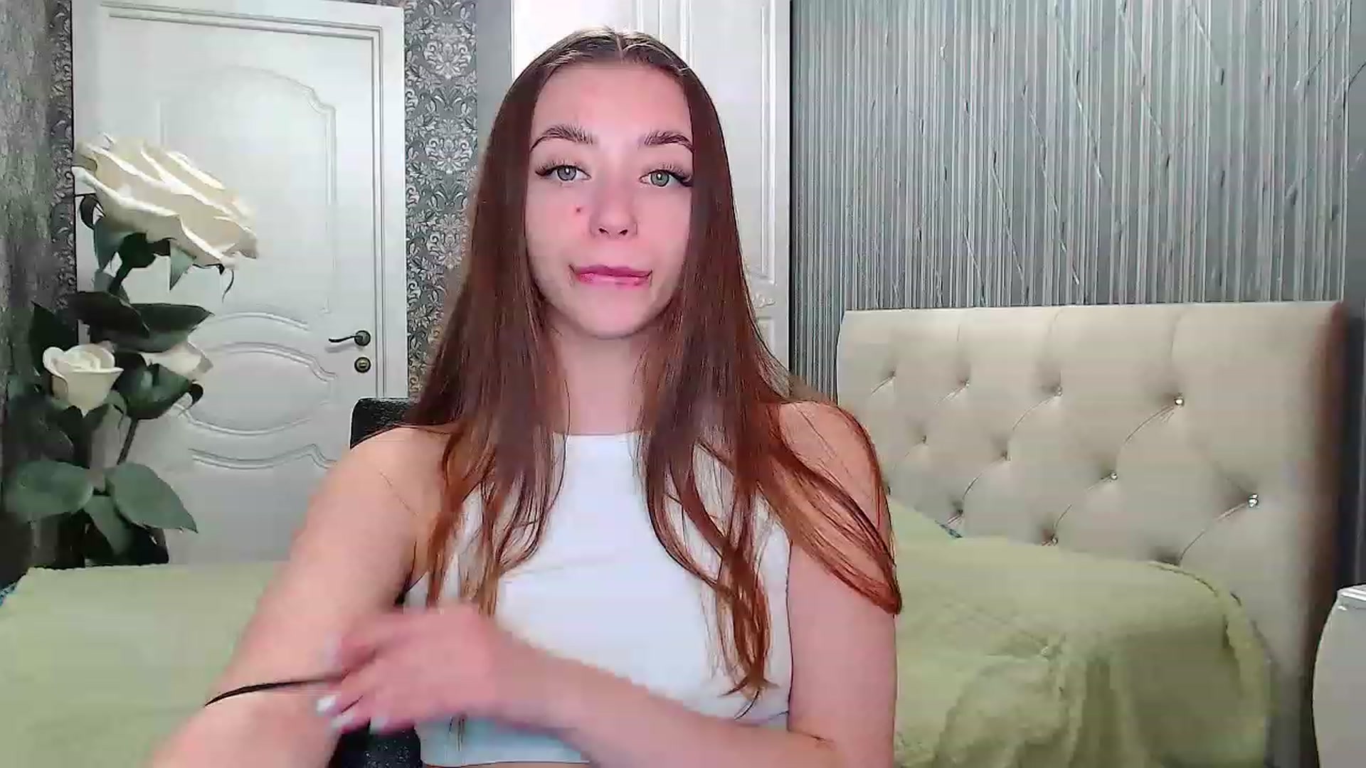 Gallery image thumbnail from EmeraldLilyyy's myfreecams stream on, 04/02/2023, 11:22 image 17 of 20
