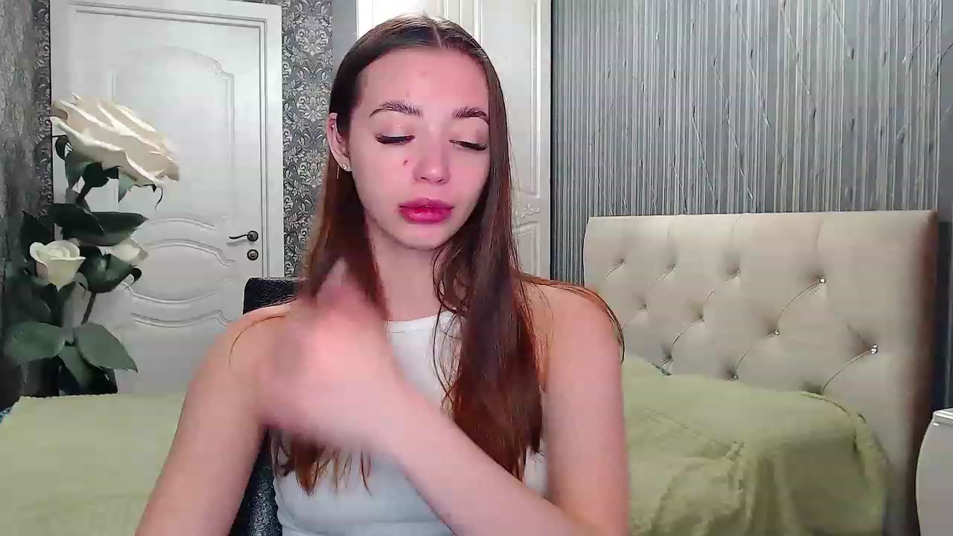 Gallery image thumbnail from EmeraldLilyyy's myfreecams stream on, 04/02/2023, 11:22 image 13 of 20