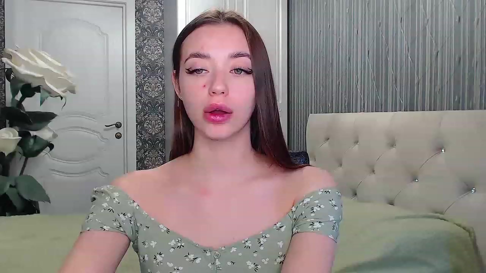 Gallery image thumbnail from EmeraldLilyyy's myfreecams stream on, 04/03/2023, 10:38 image 3 of 20