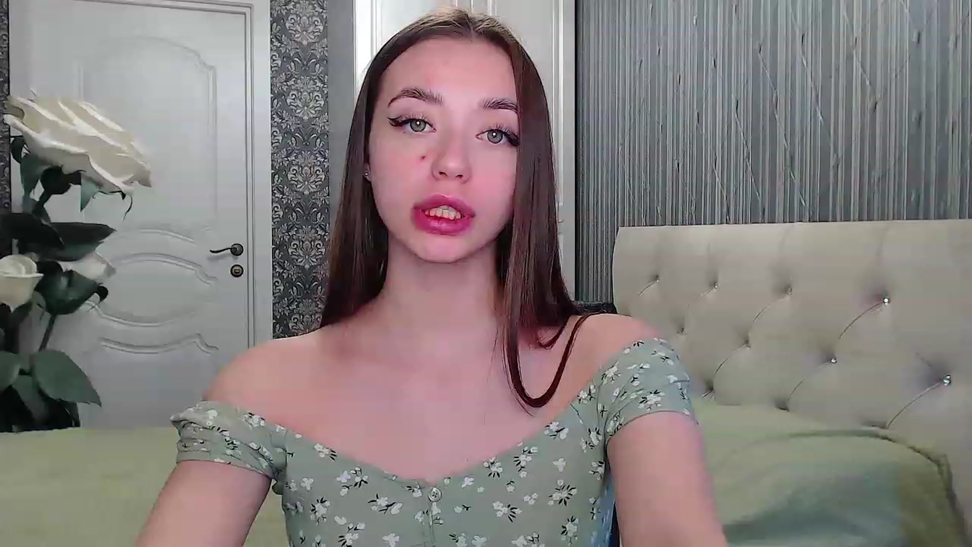 Gallery image thumbnail from EmeraldLilyyy's myfreecams stream on, 04/03/2023, 10:38 image 14 of 20