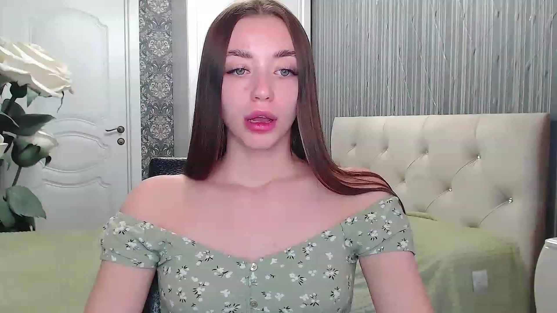 Gallery image thumbnail from EmeraldLilyyy's myfreecams stream on, 04/18/2023, 09:02 image 12 of 20