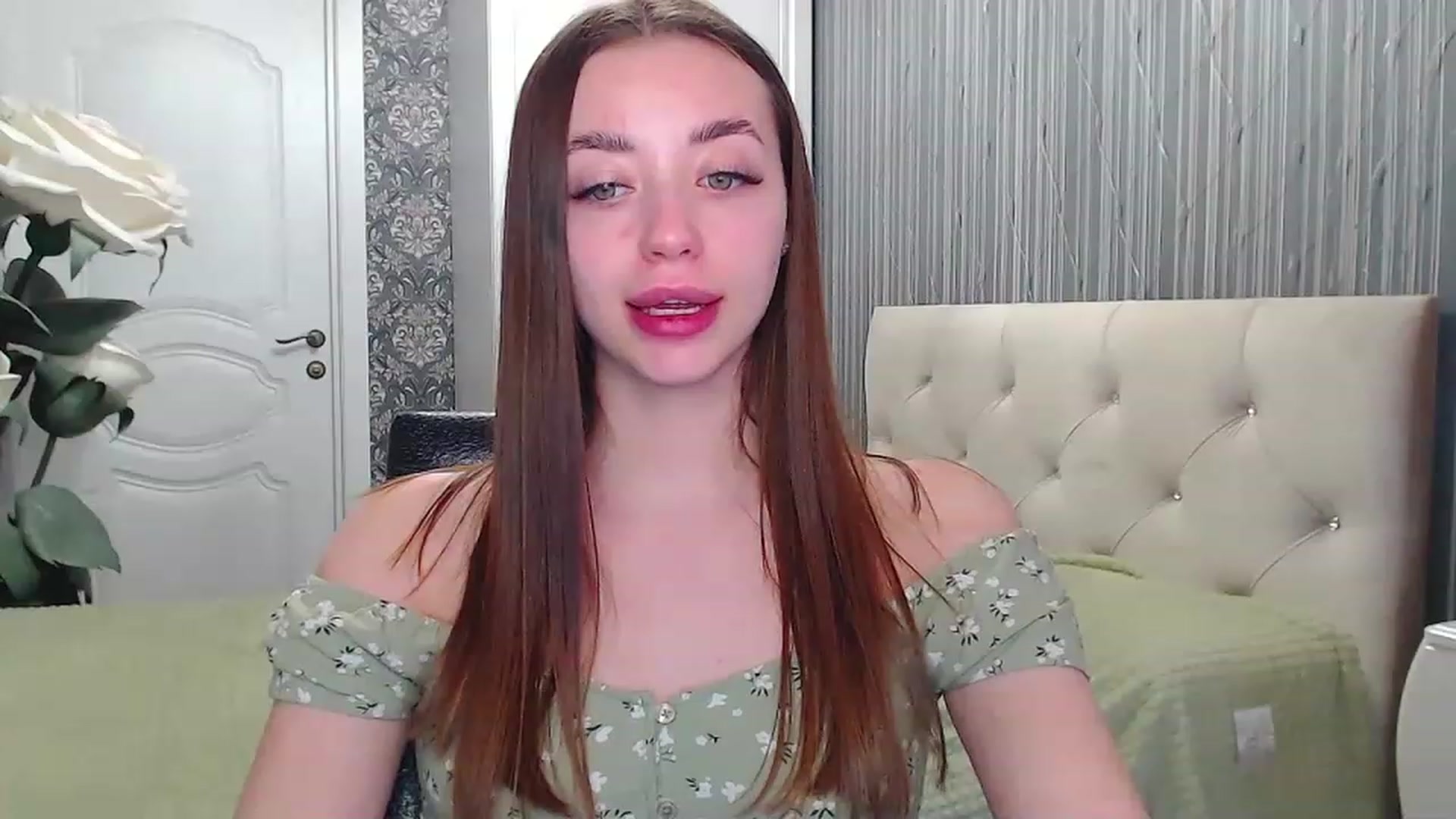 Gallery image thumbnail from EmeraldLilyyy's myfreecams stream on, 04/18/2023, 09:02 image 10 of 20